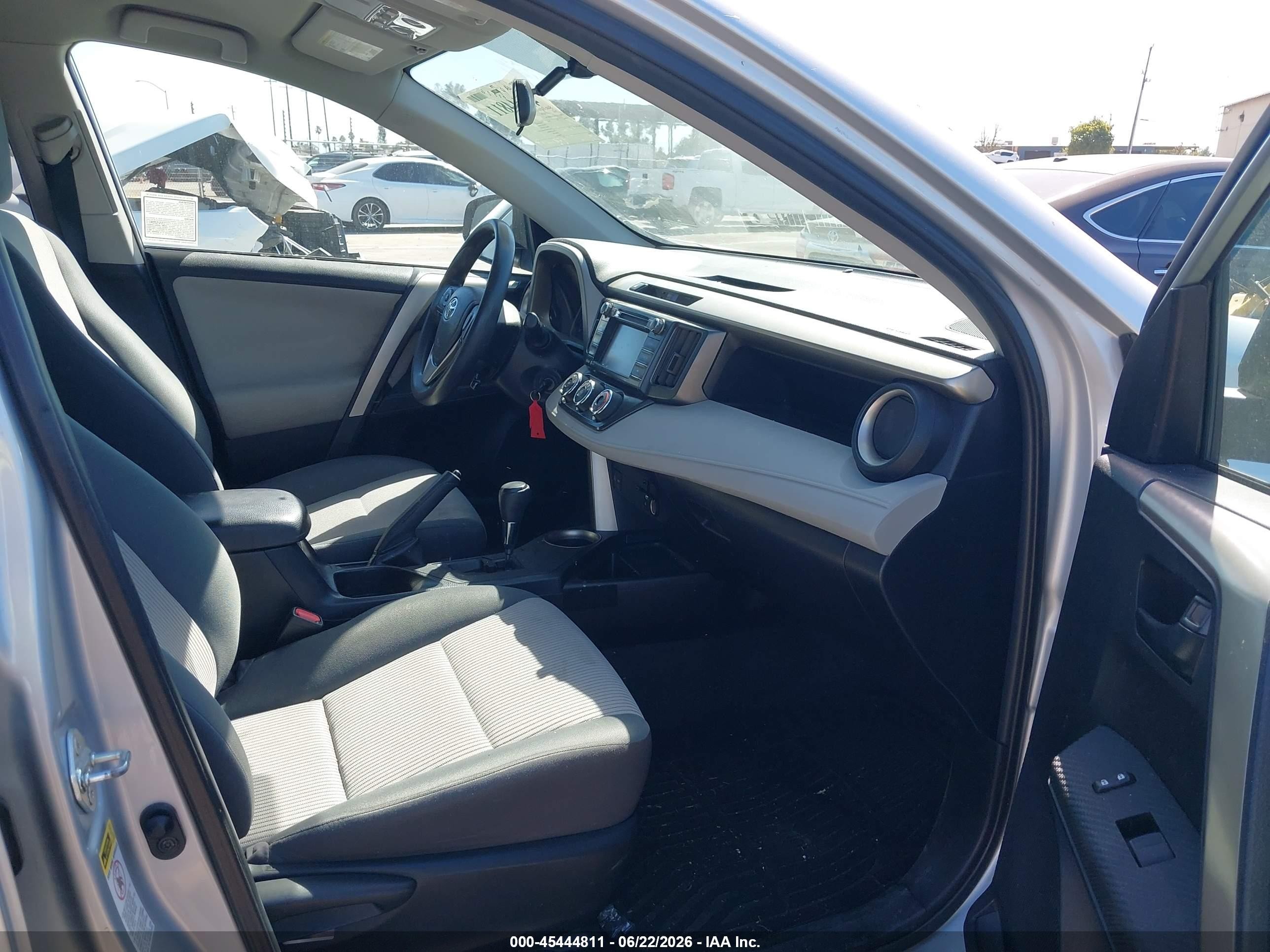 2014 Toyota Rav4 Le Silver vin: 2T3ZFREV4EW087595