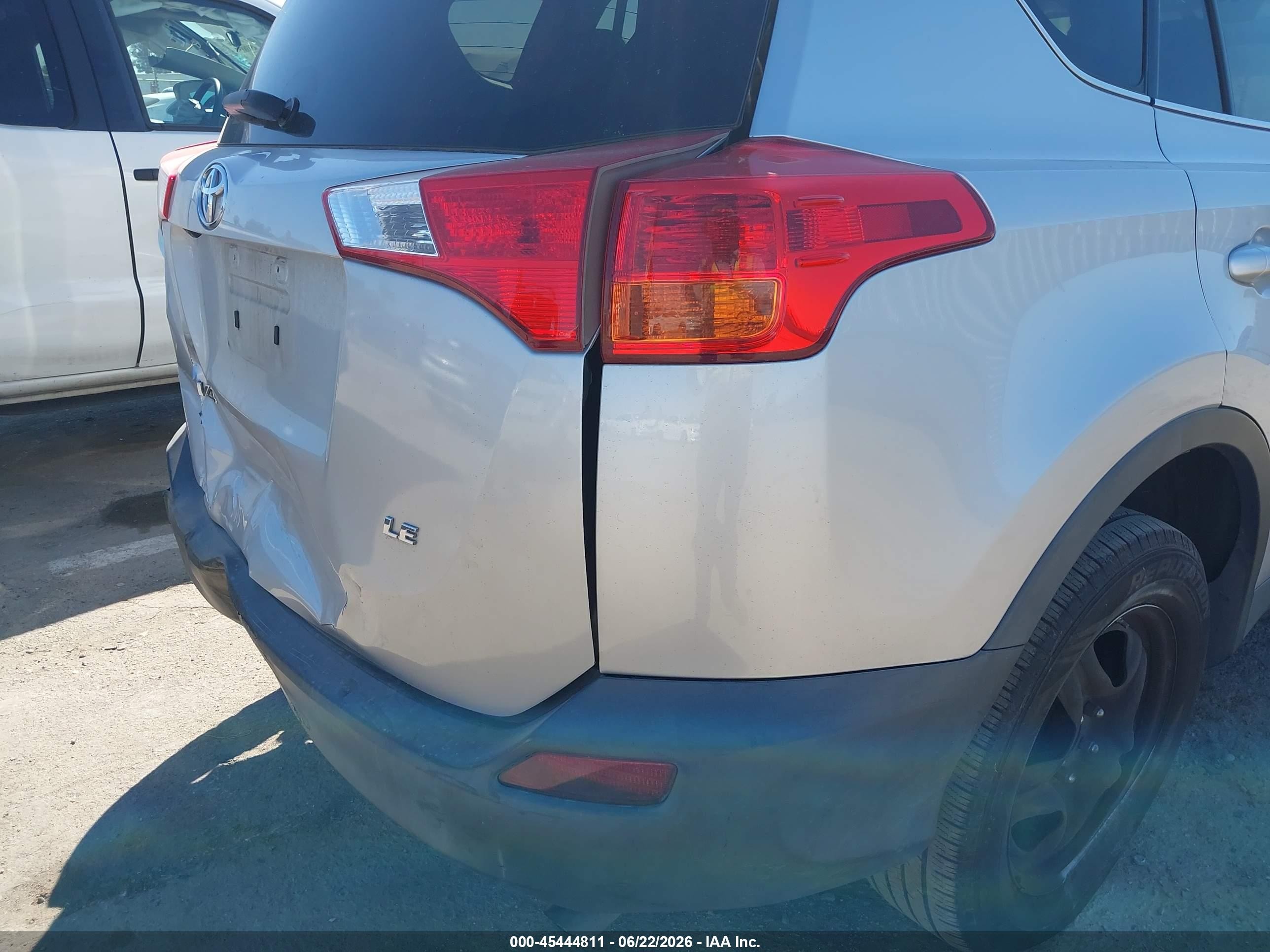 2014 Toyota Rav4 Le Silver vin: 2T3ZFREV4EW087595