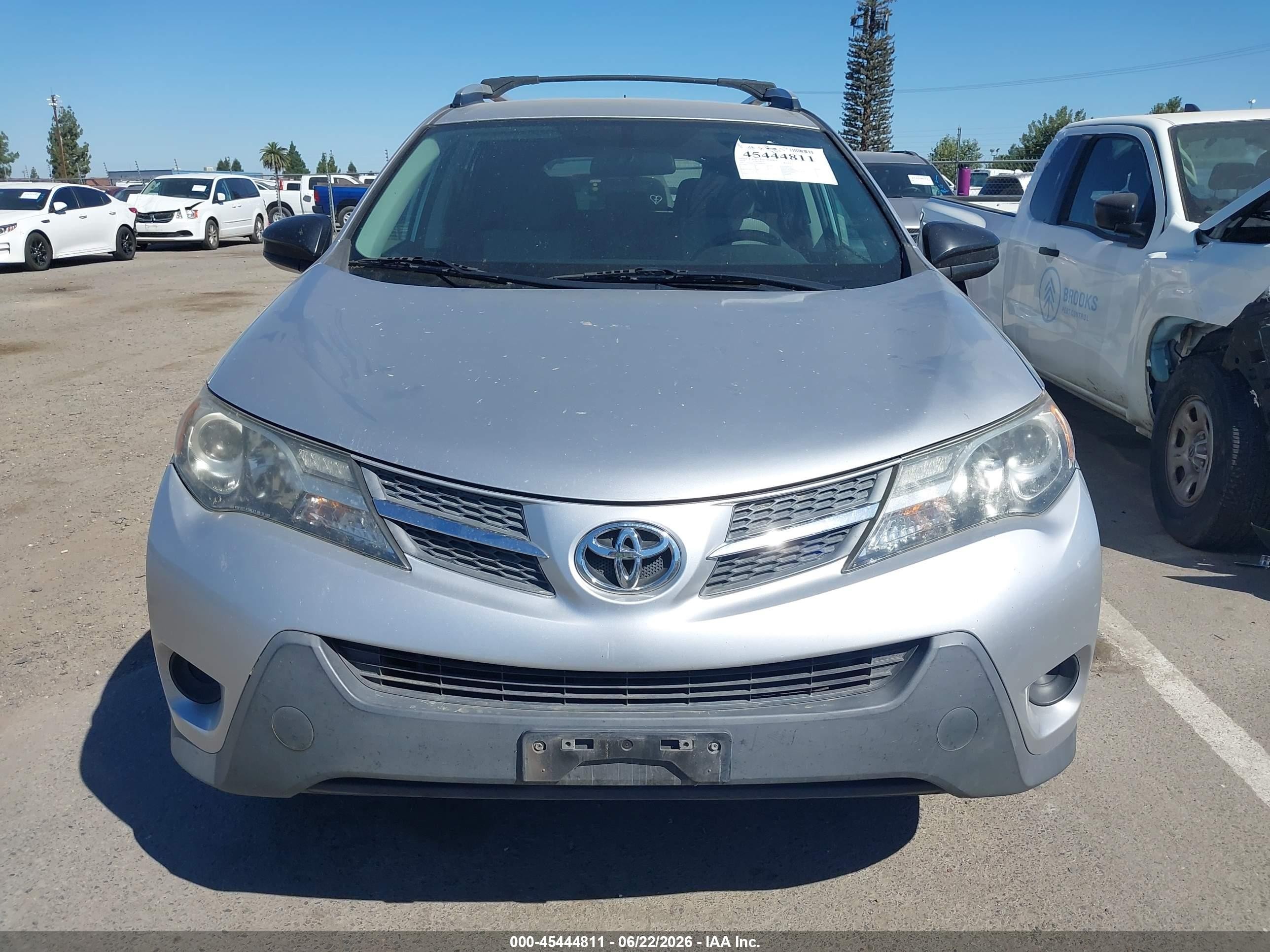 2014 Toyota Rav4 Le Silver vin: 2T3ZFREV4EW087595