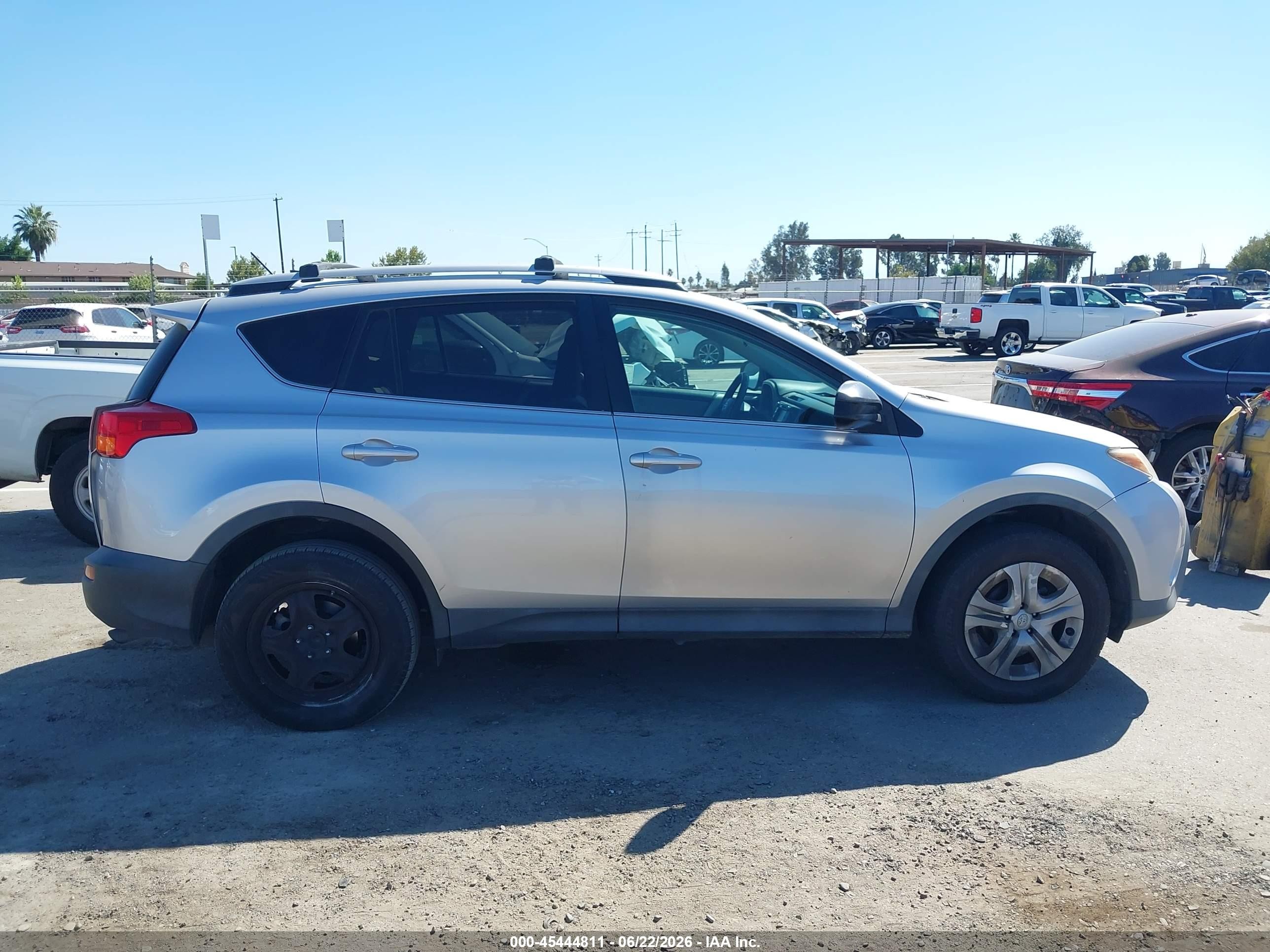 2014 Toyota Rav4 Le Silver vin: 2T3ZFREV4EW087595