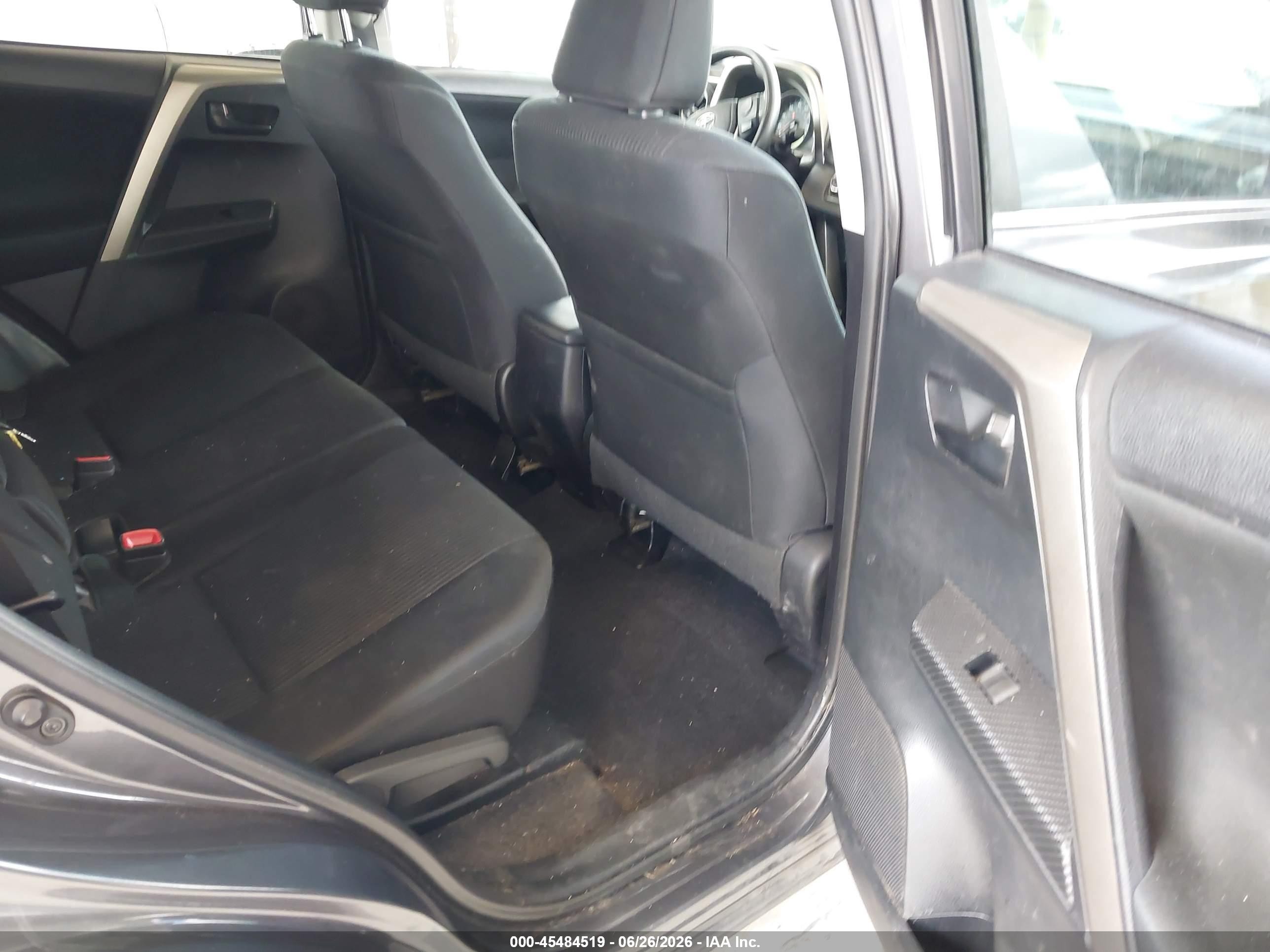 2015 Toyota Rav4 Le Gray vin: 2T3ZFREV4FW136036