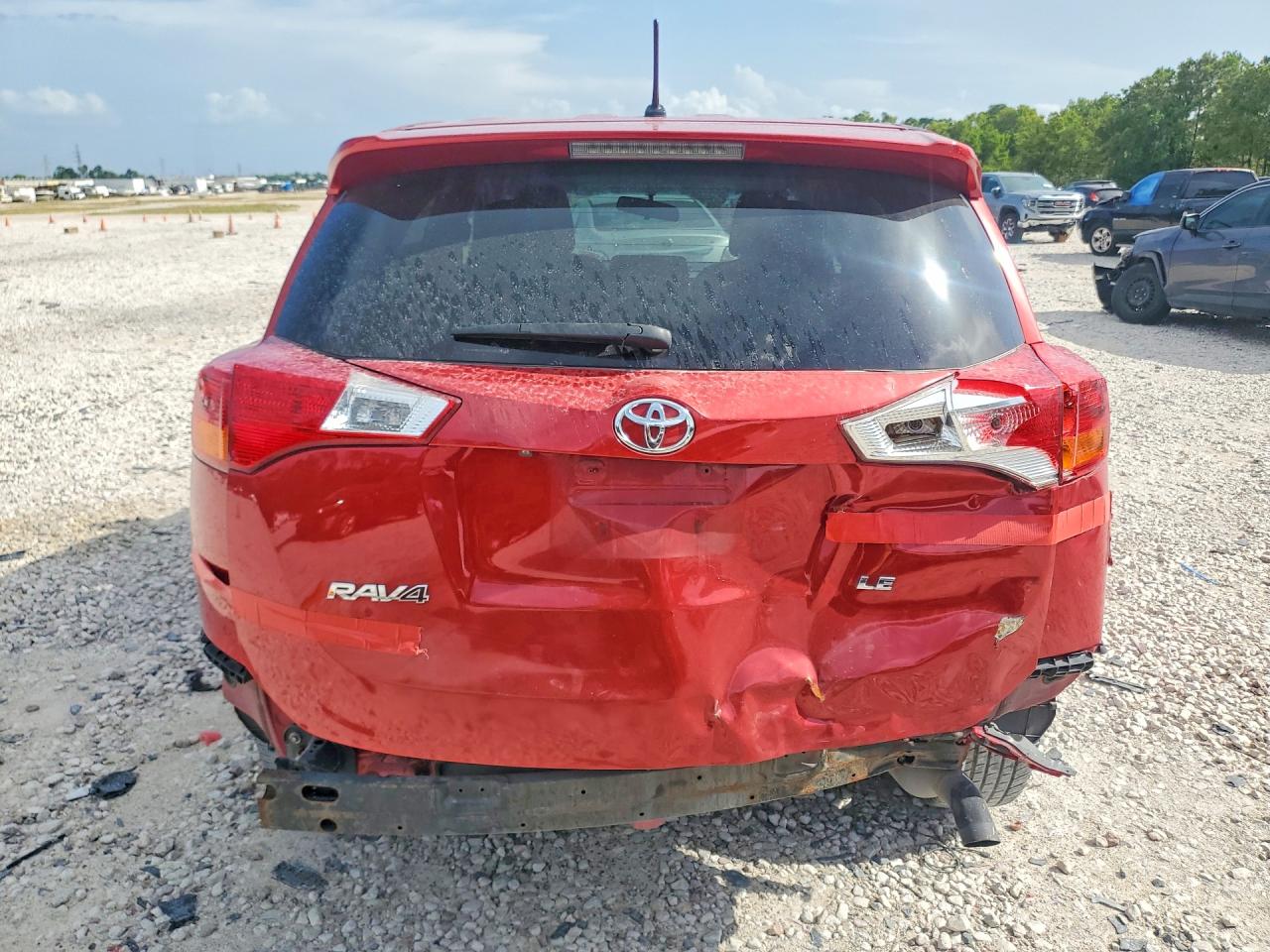 2015 Toyota Rav4 Le Red vin: 2T3ZFREV4FW145366