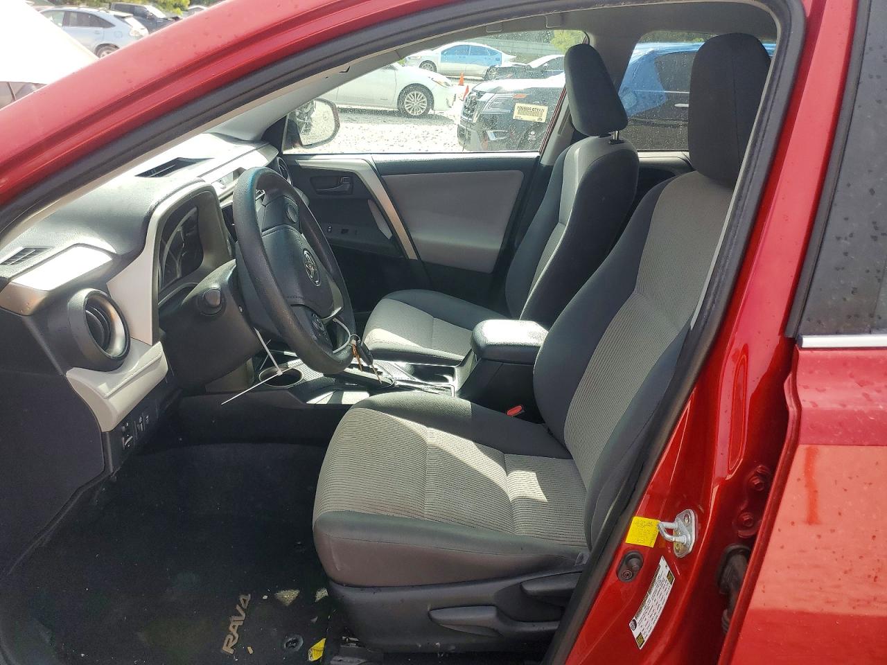 2015 Toyota Rav4 Le Red vin: 2T3ZFREV4FW145366