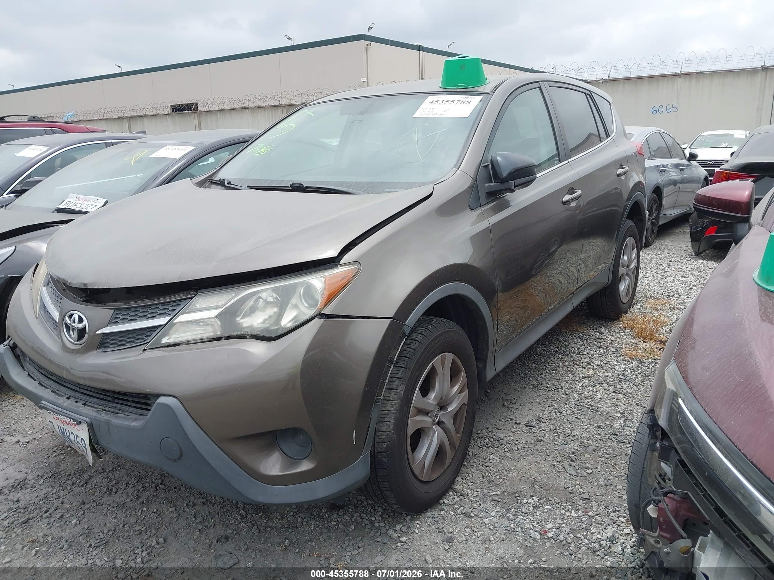 2015 Toyota Rav4 Le Brown vin: 2T3ZFREV4FW156870