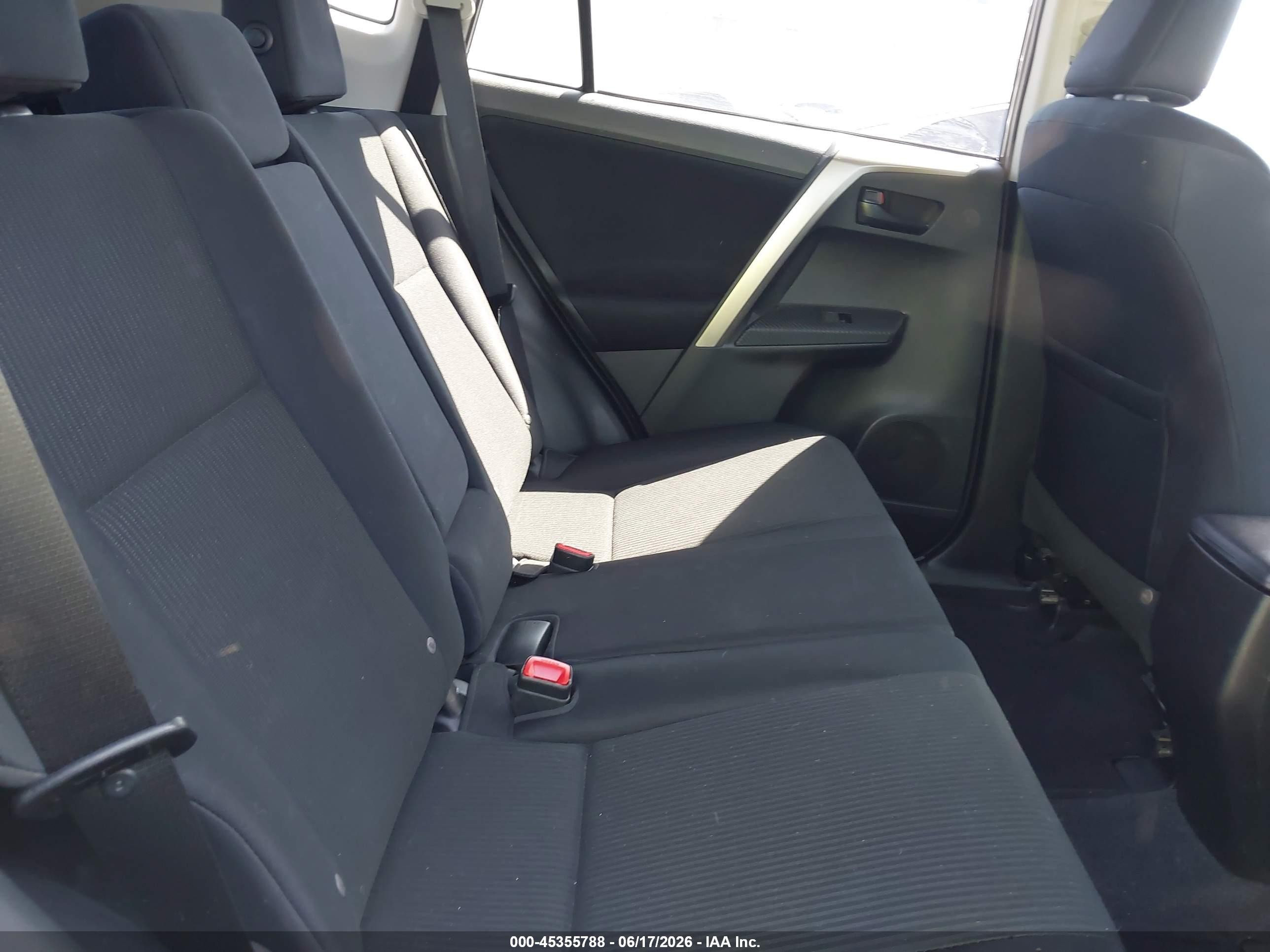 2015 Toyota Rav4 Le Brown vin: 2T3ZFREV4FW156870