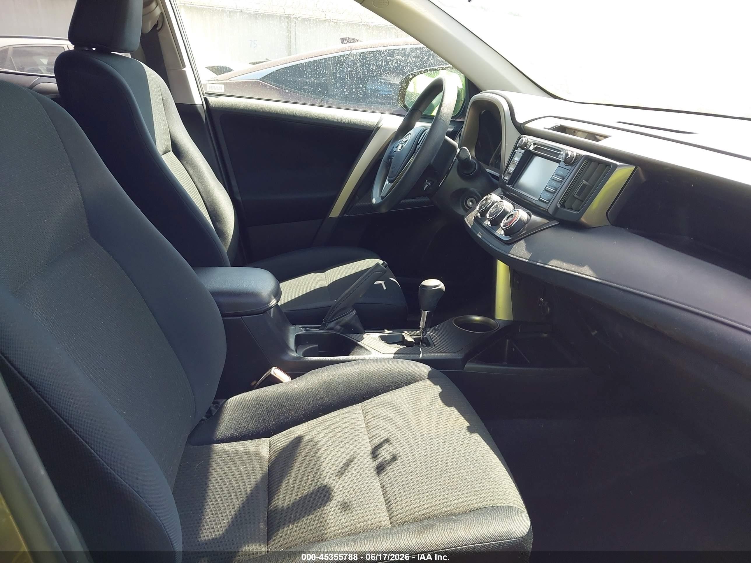 2015 Toyota Rav4 Le Brown vin: 2T3ZFREV4FW156870