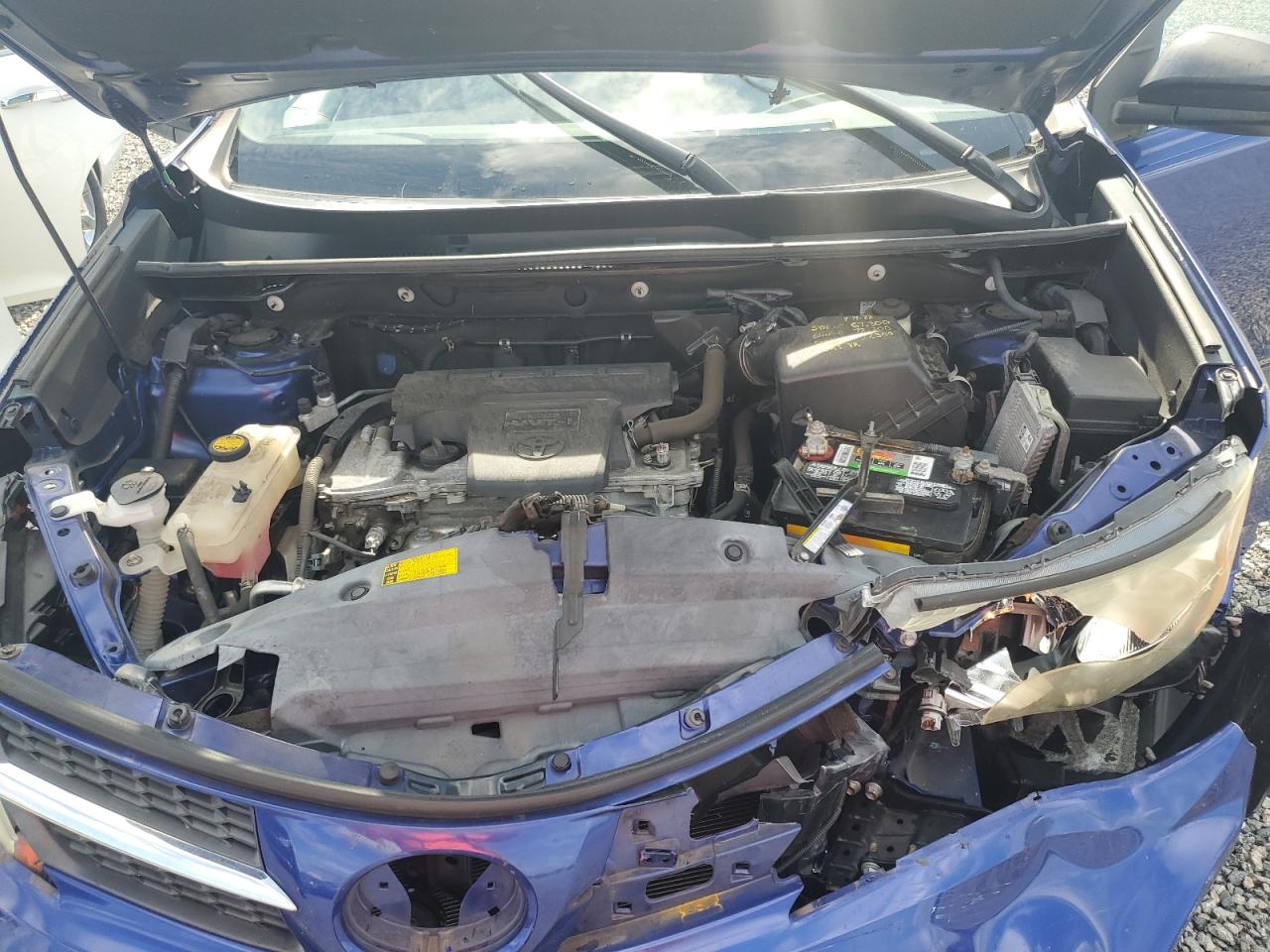 2015 Toyota Rav4 Le Blue vin: 2T3ZFREV4FW189769