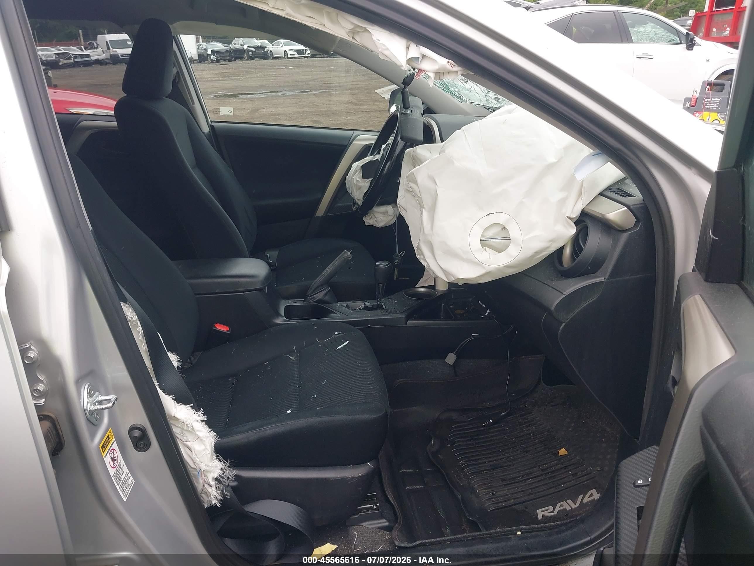 2015 Toyota Rav4 Le Silver vin: 2T3ZFREV4FW197113