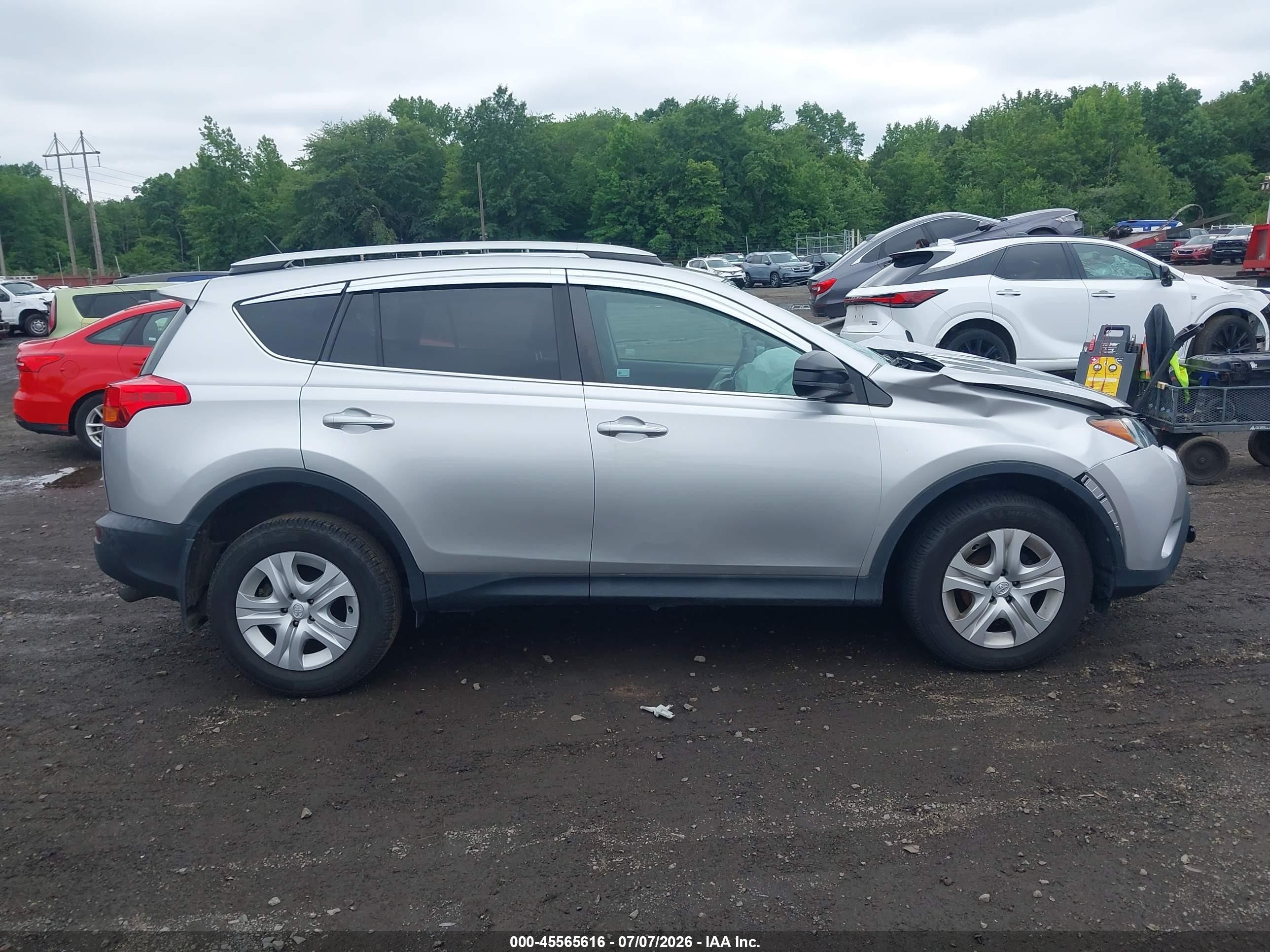 2015 Toyota Rav4 Le Silver vin: 2T3ZFREV4FW197113
