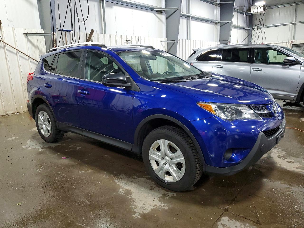 2015 Toyota Rav4 Le Blue vin: 2T3ZFREV4FW199136