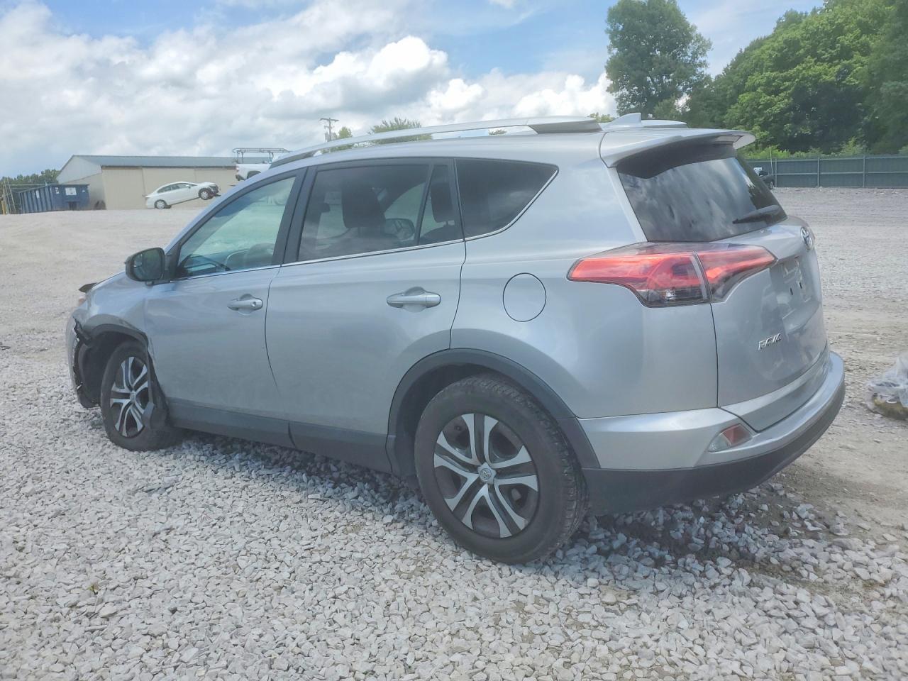 2016 Toyota Rav4 Le Silver vin: 2T3ZFREV4GW296175