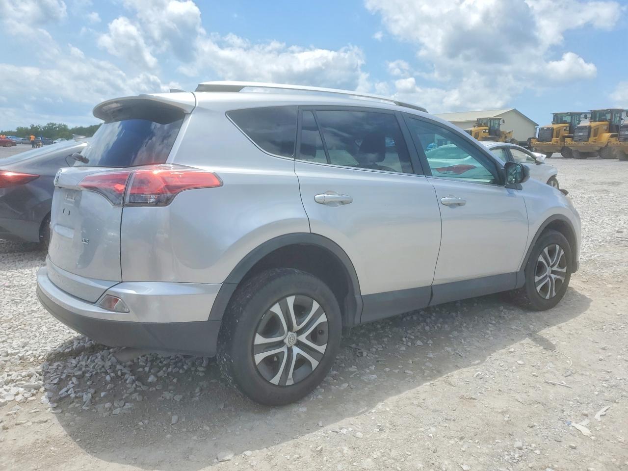 2016 Toyota Rav4 Le Silver vin: 2T3ZFREV4GW296175
