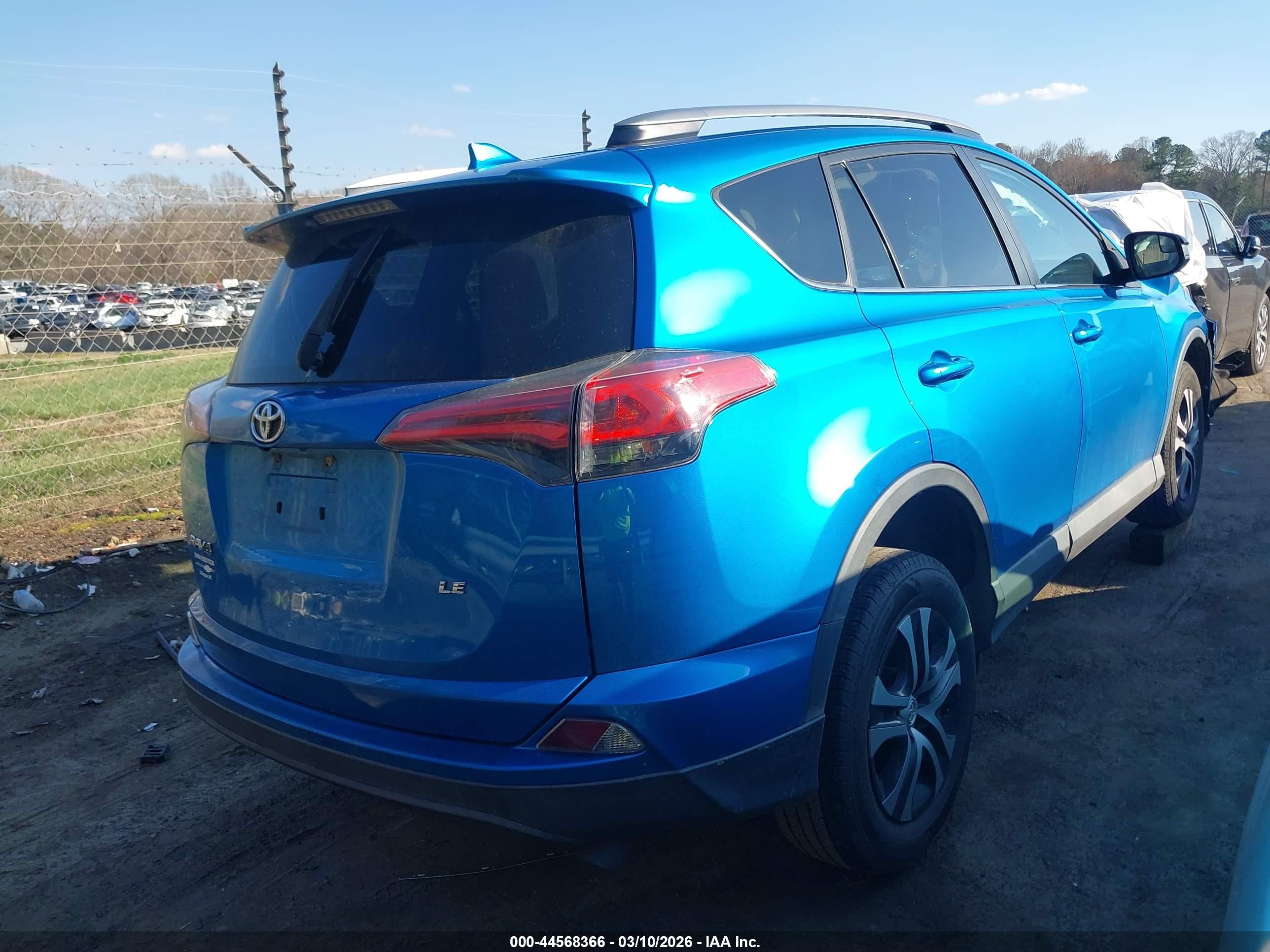 2018 Toyota Rav4 Le Blue vin: 2T3ZFREV4JW480541