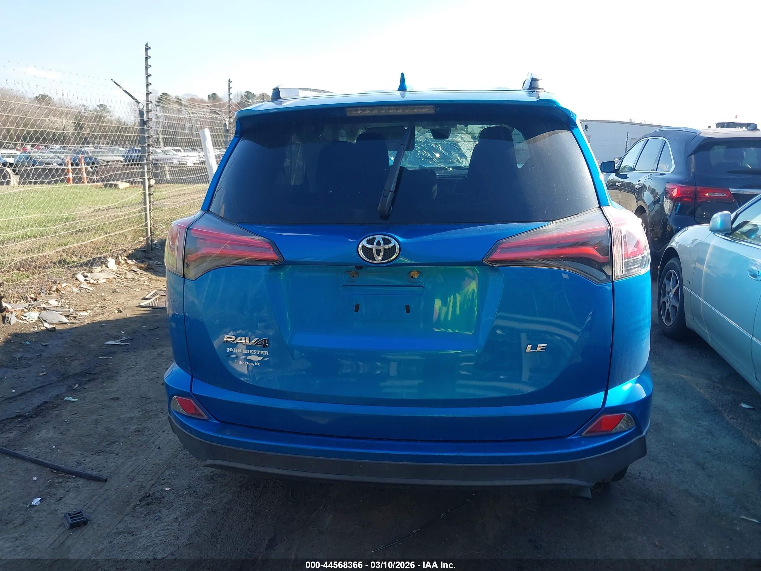 2018 Toyota Rav4 Le Blue vin: 2T3ZFREV4JW480541