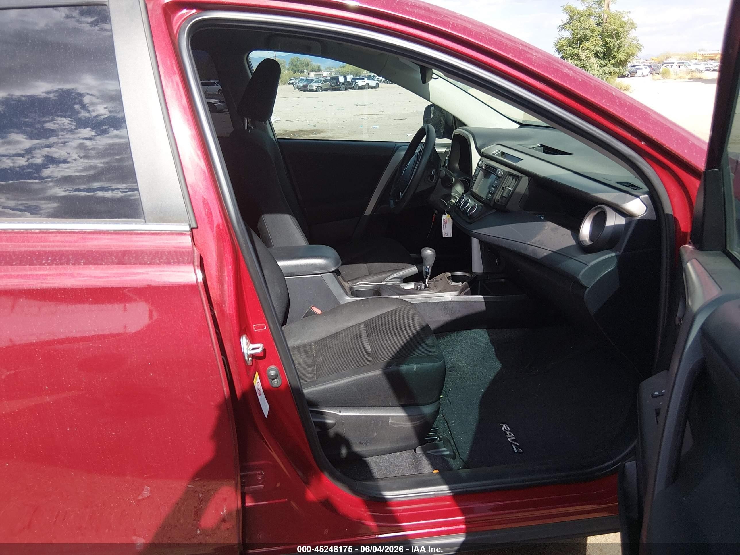 2018 Toyota Rav4 Le Red vin: 2T3ZFREV4JW482872