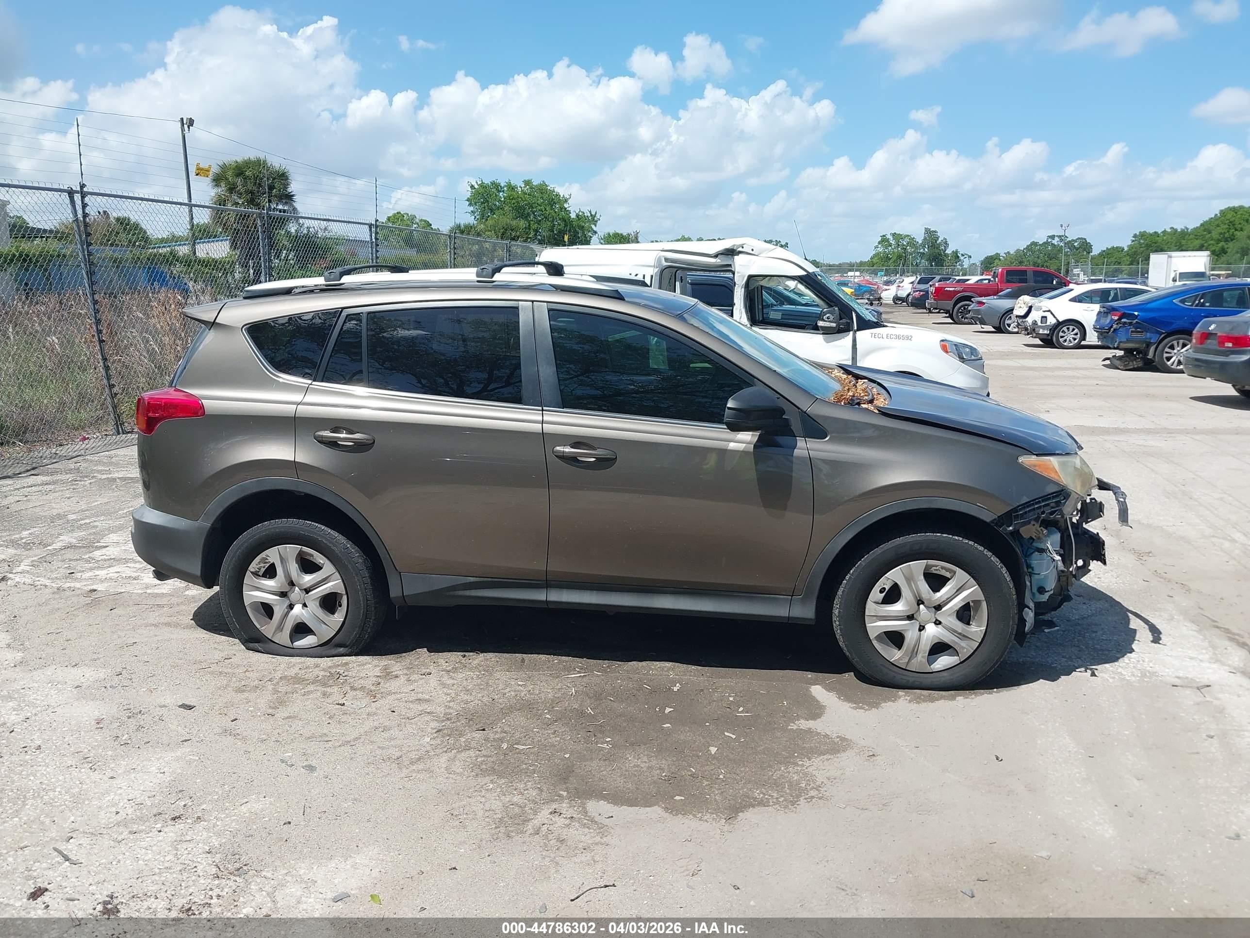 2013 Toyota Rav4 Le Gray vin: 2T3ZFREV5DW013343