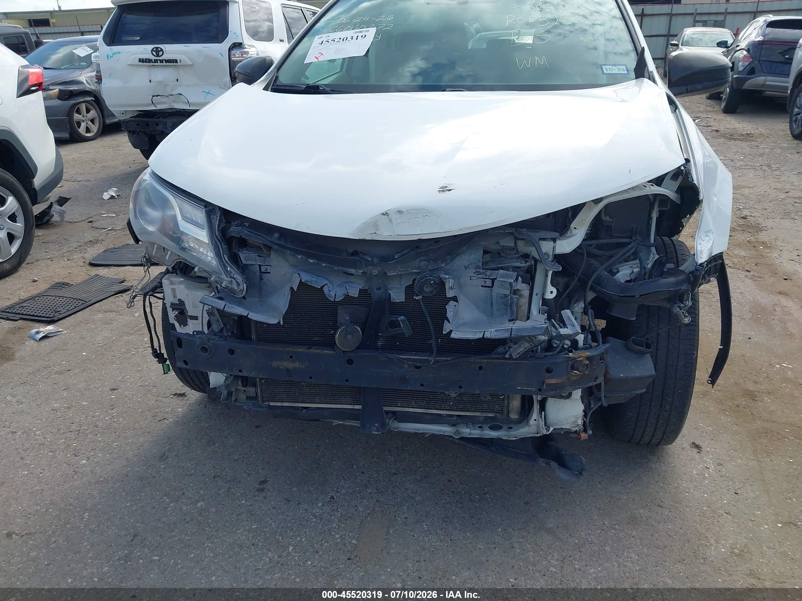2013 Toyota Rav4 Le White vin: 2T3ZFREV5DW057651