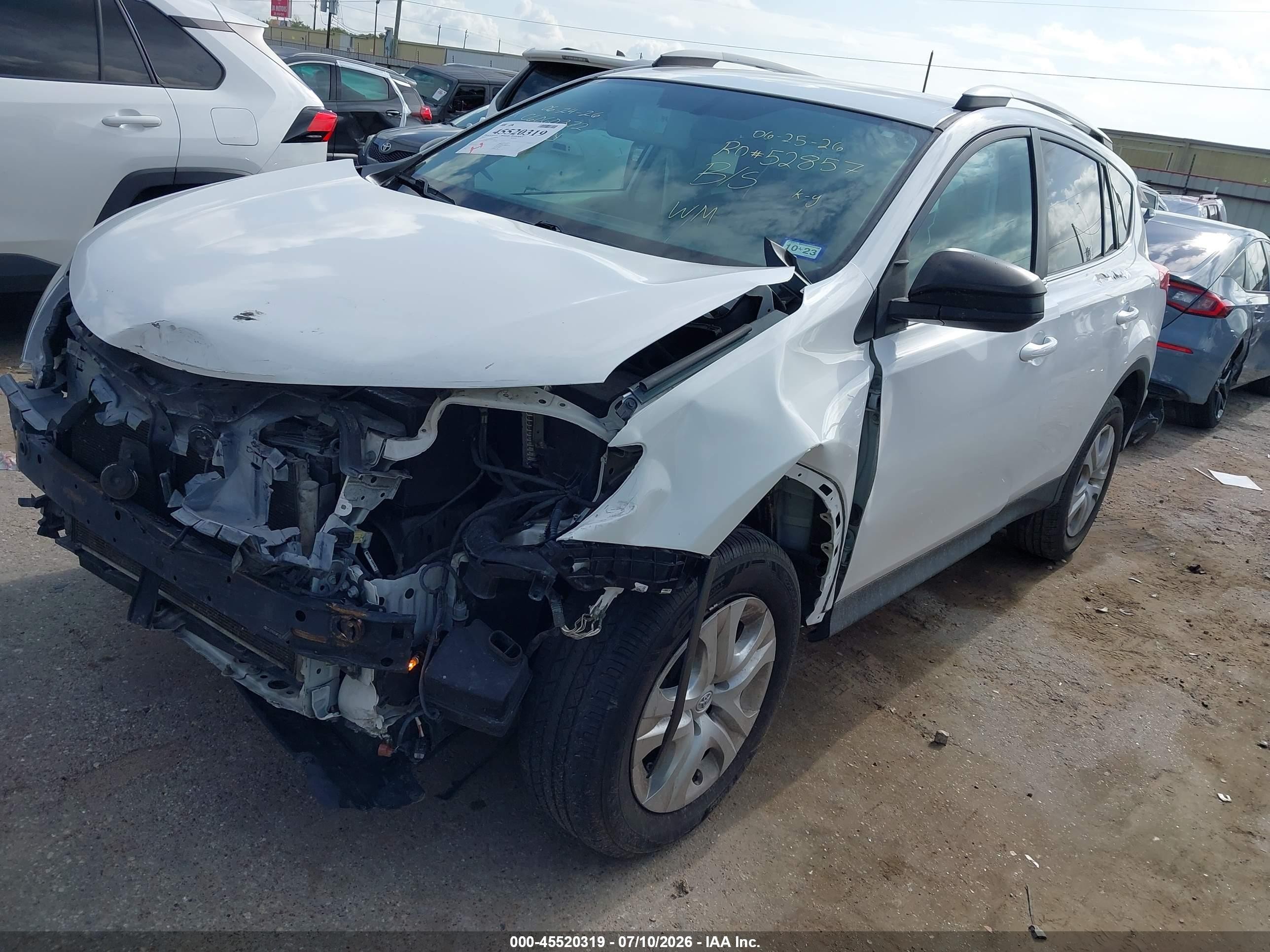 2013 Toyota Rav4 Le White vin: 2T3ZFREV5DW057651
