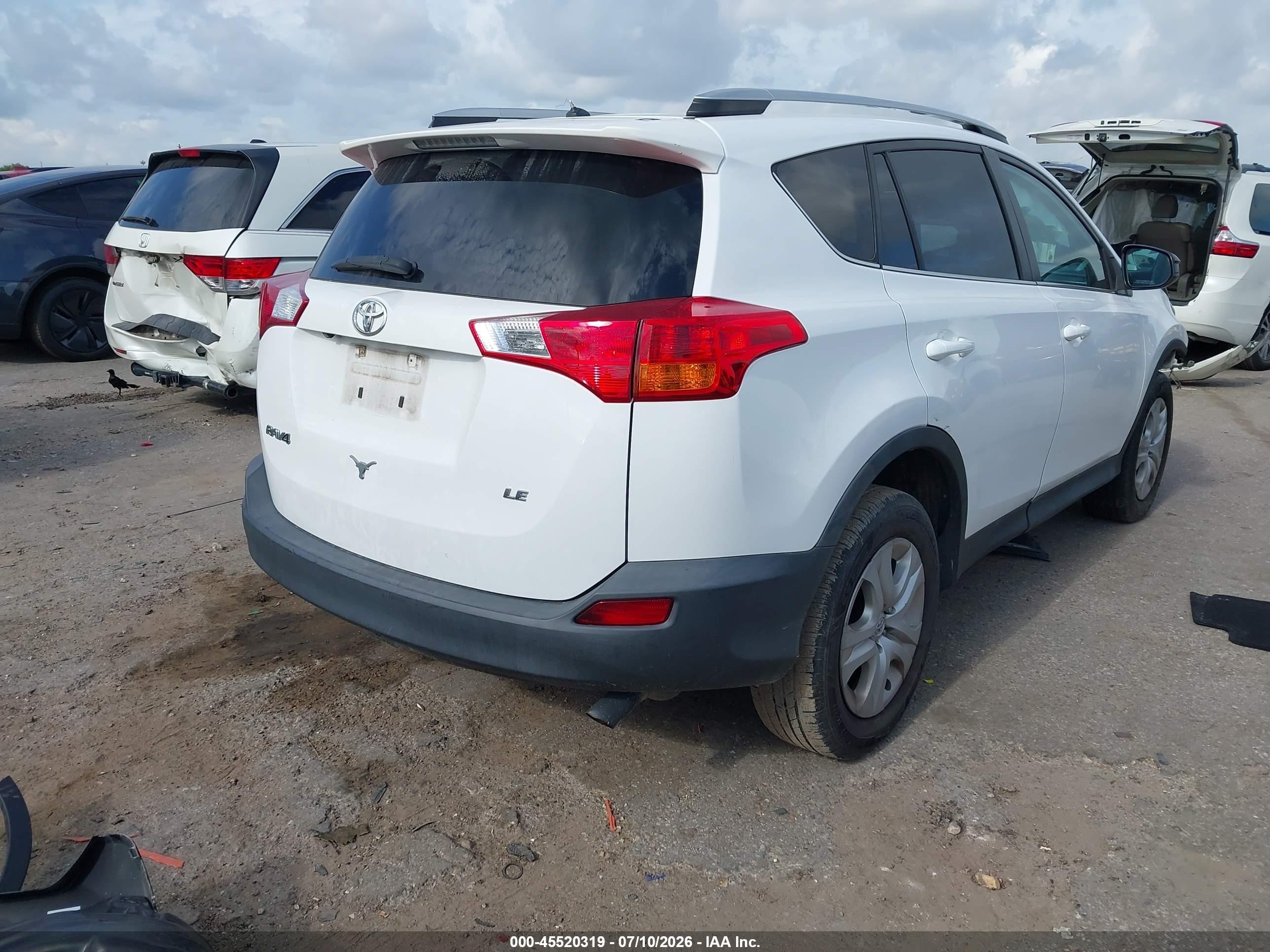 2013 Toyota Rav4 Le White vin: 2T3ZFREV5DW057651