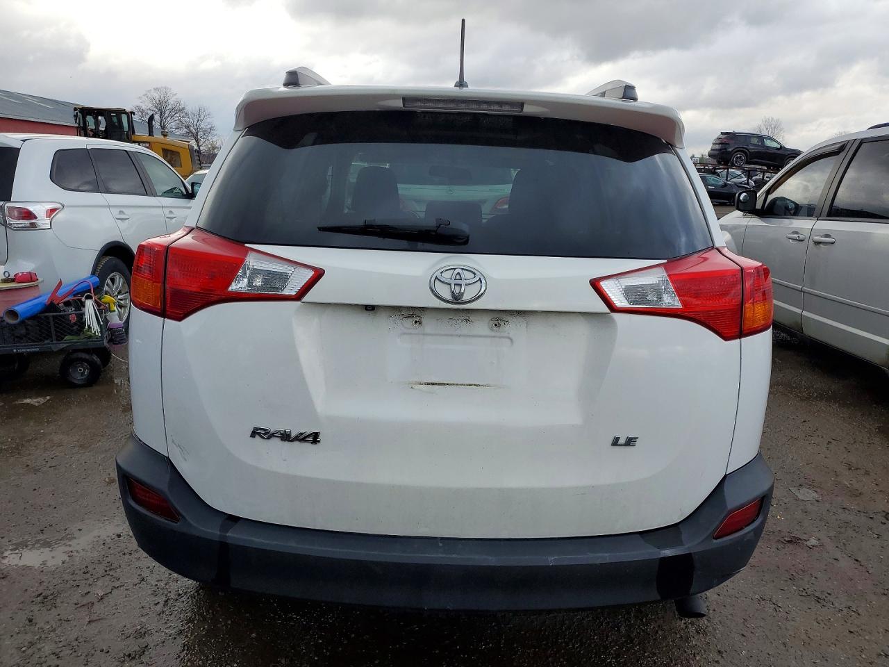 2014 Toyota Rav4 Le White vin: 2T3ZFREV5EW086407
