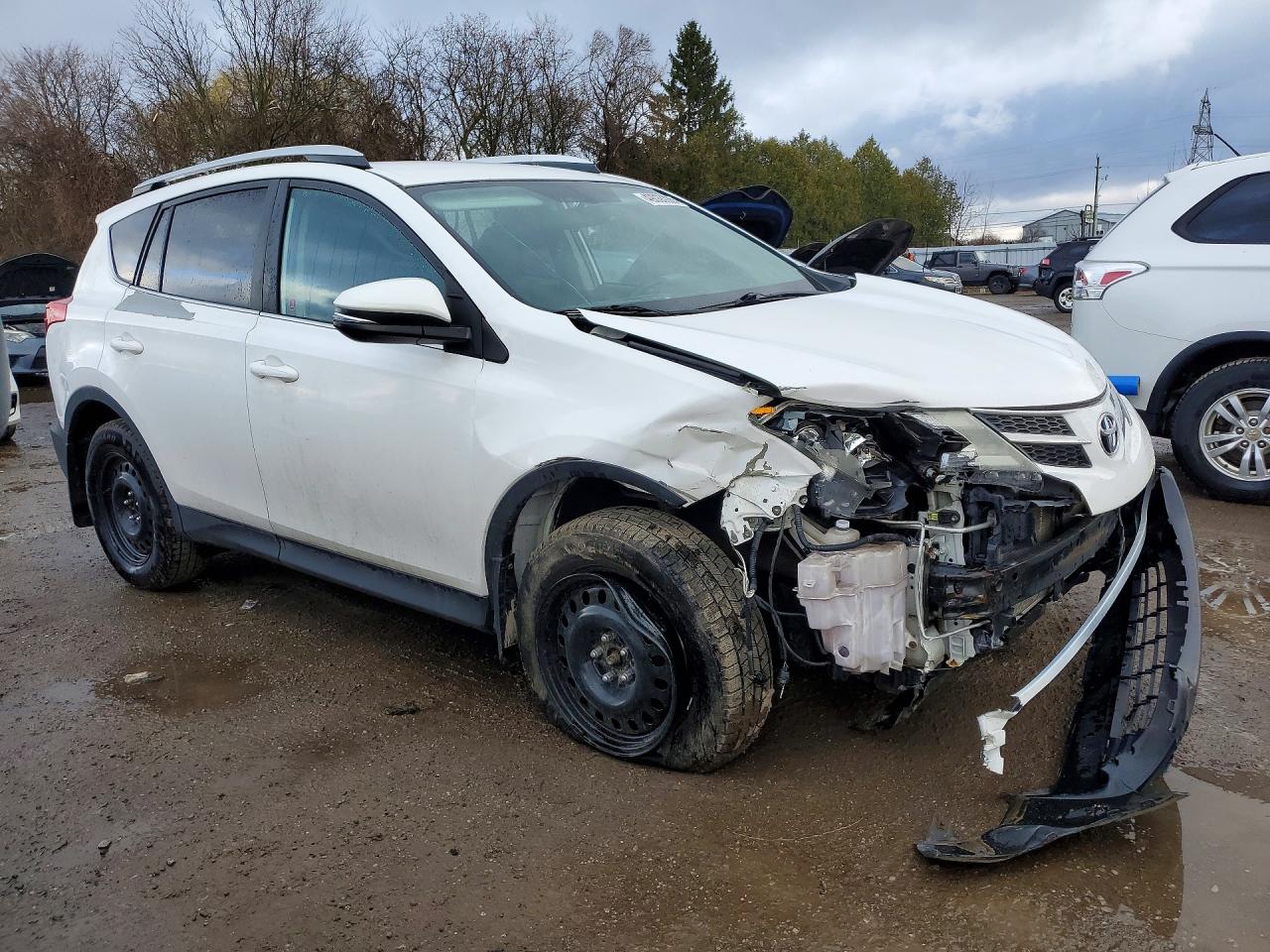 2014 Toyota Rav4 Le White vin: 2T3ZFREV5EW086407