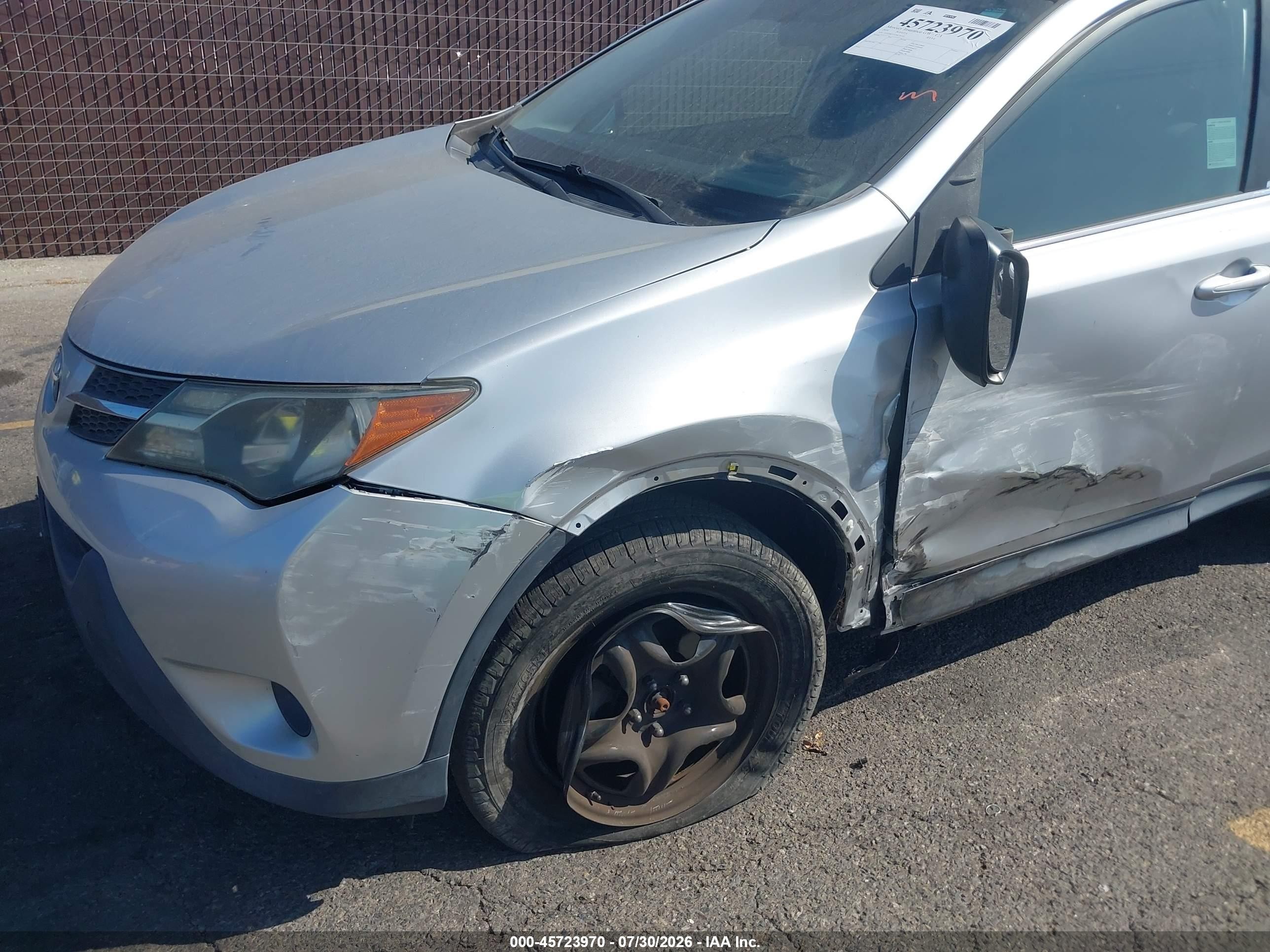2014 Toyota Rav4 Le Silver vin: 2T3ZFREV5EW120149