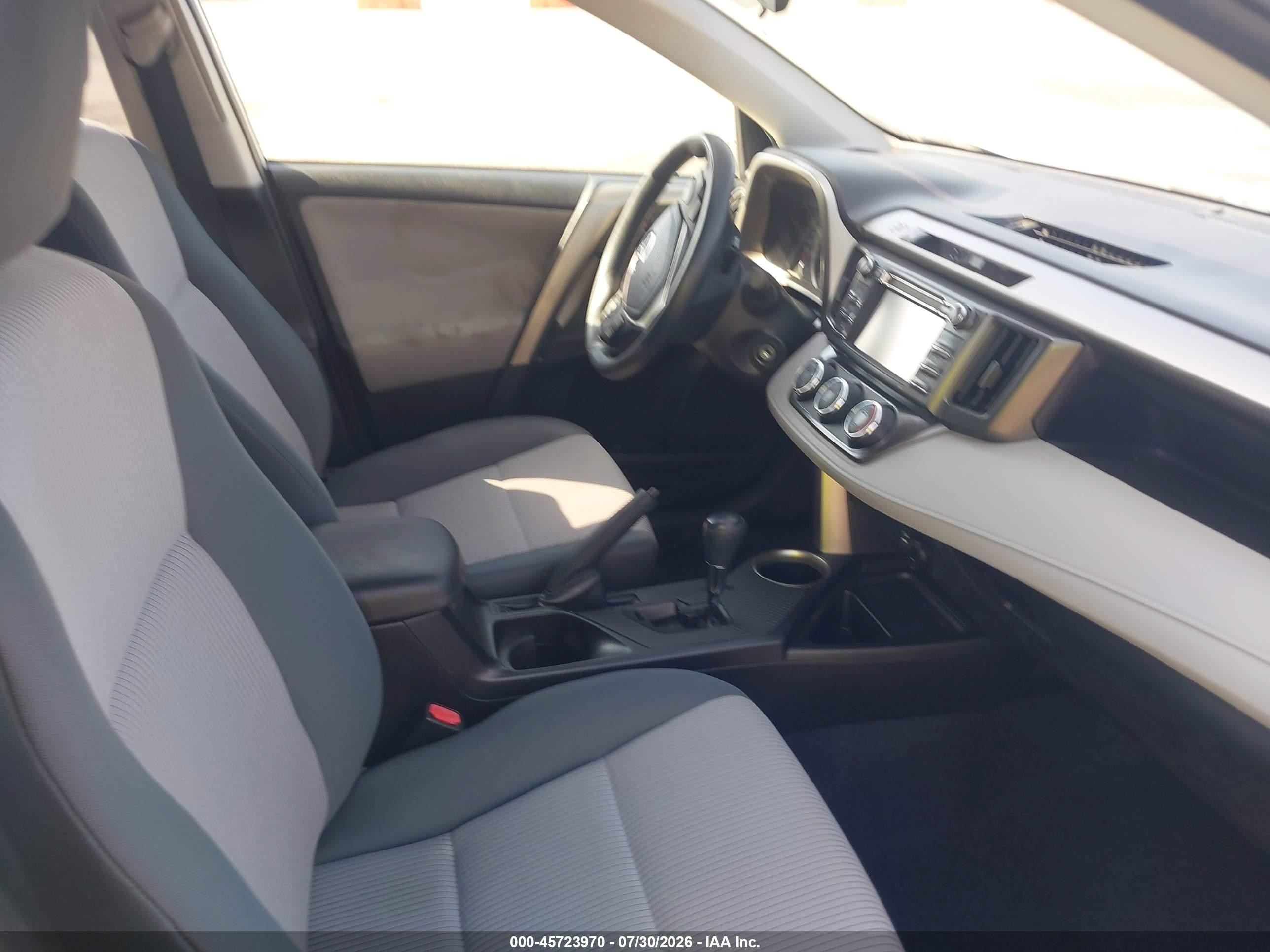 2014 Toyota Rav4 Le Silver vin: 2T3ZFREV5EW120149