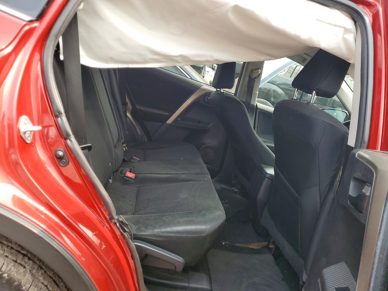 2015 Toyota Rav4 Red vin: 2T3ZFREV5FW144162