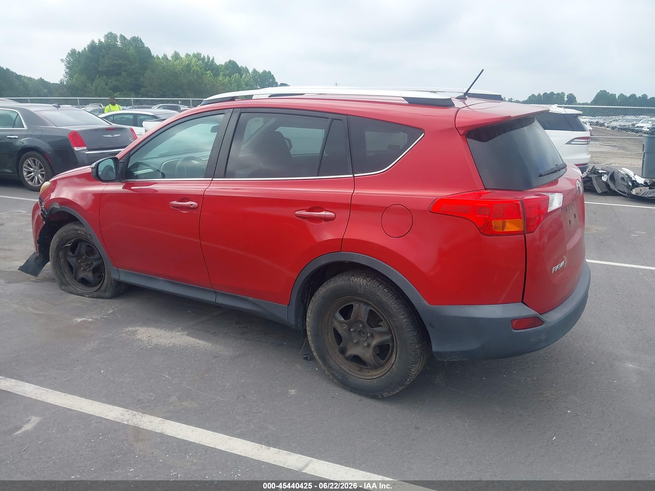 2015 Toyota Rav4 Le Red vin: 2T3ZFREV5FW227283