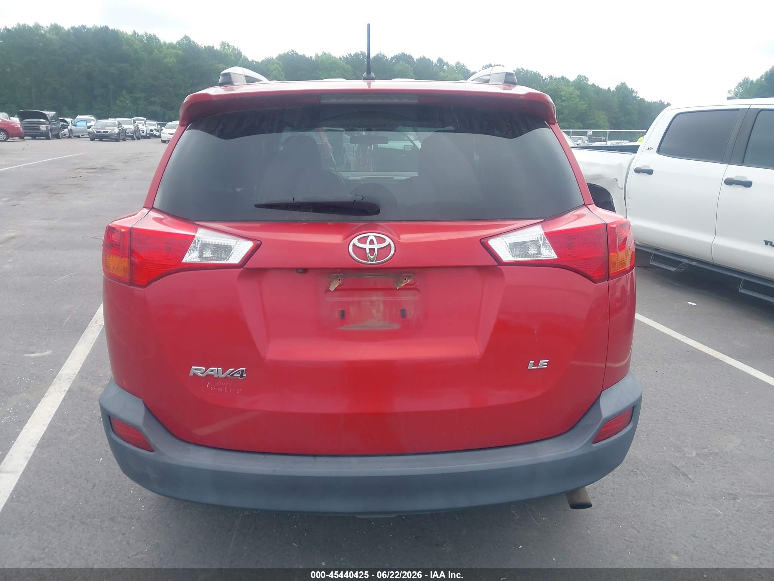 2015 Toyota Rav4 Le Red vin: 2T3ZFREV5FW227283