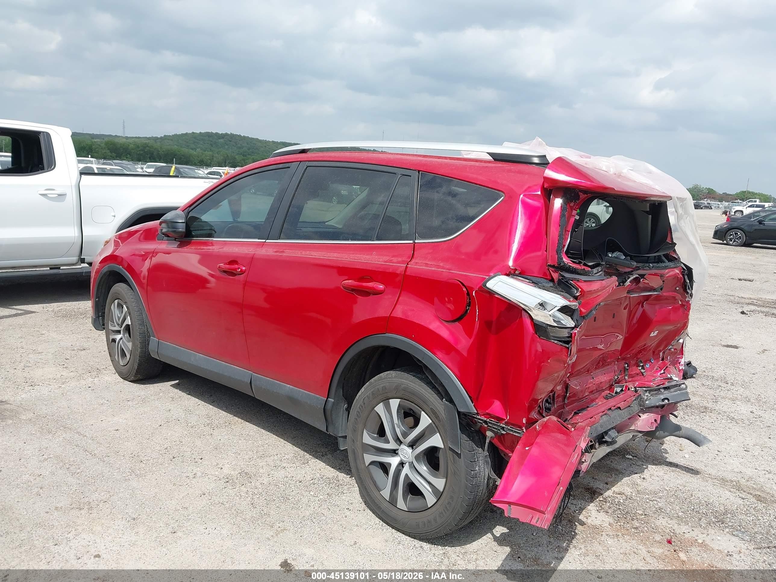 2016 Toyota Rav4 Le Red vin: 2T3ZFREV5GW280521