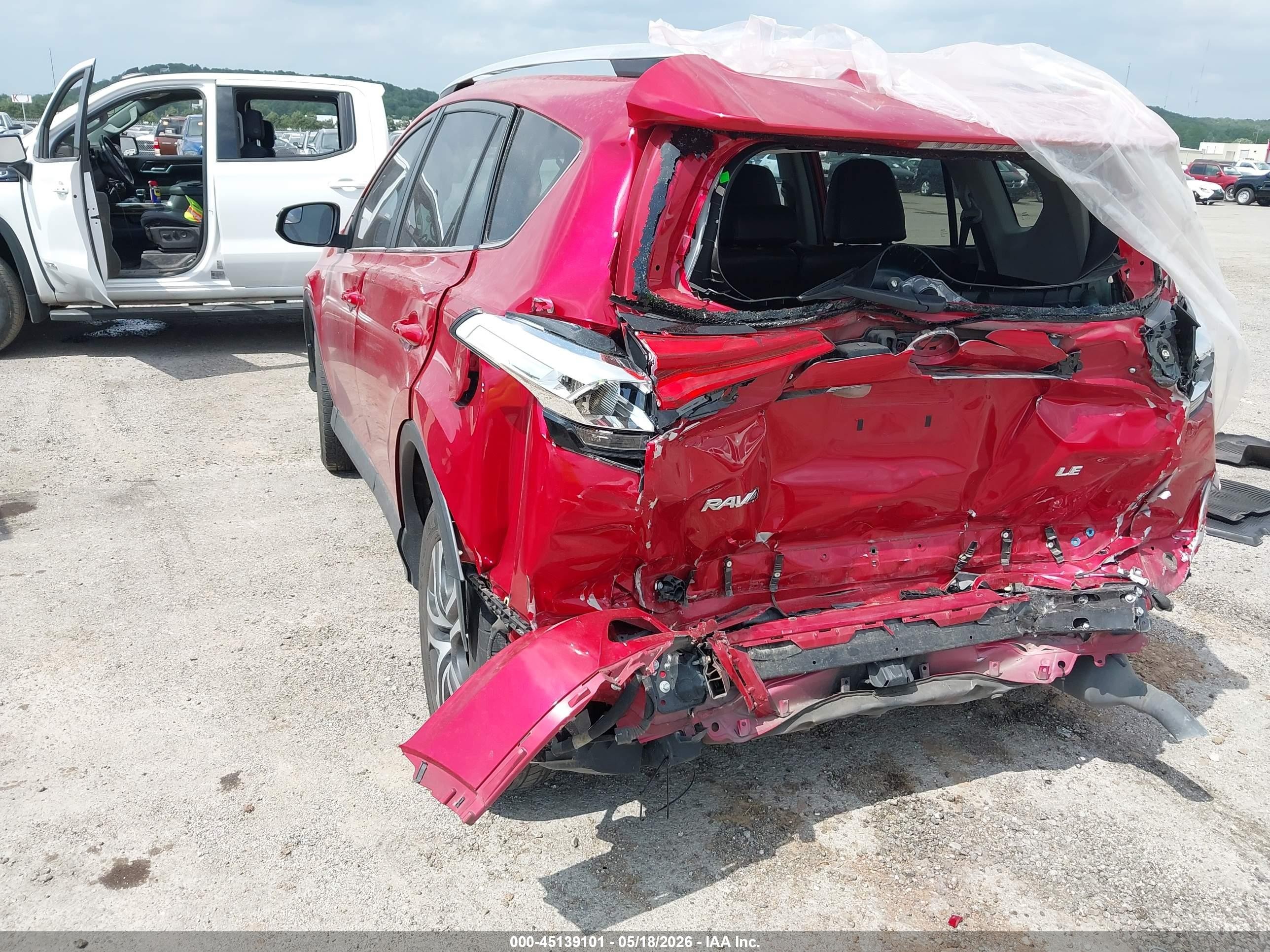 2016 Toyota Rav4 Le Red vin: 2T3ZFREV5GW280521