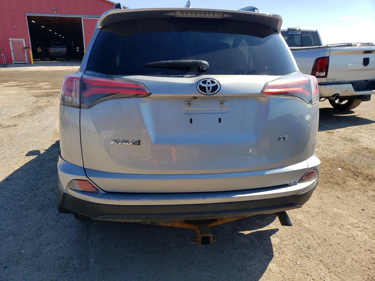 2018 Toyota Rav4 Le White vin: 2T3ZFREV5JW491385