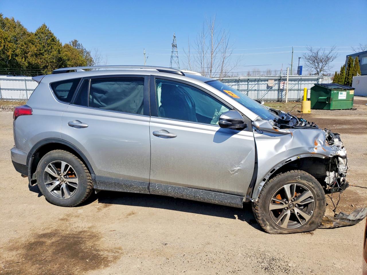 2018 Toyota Rav4 Le White vin: 2T3ZFREV5JW491385