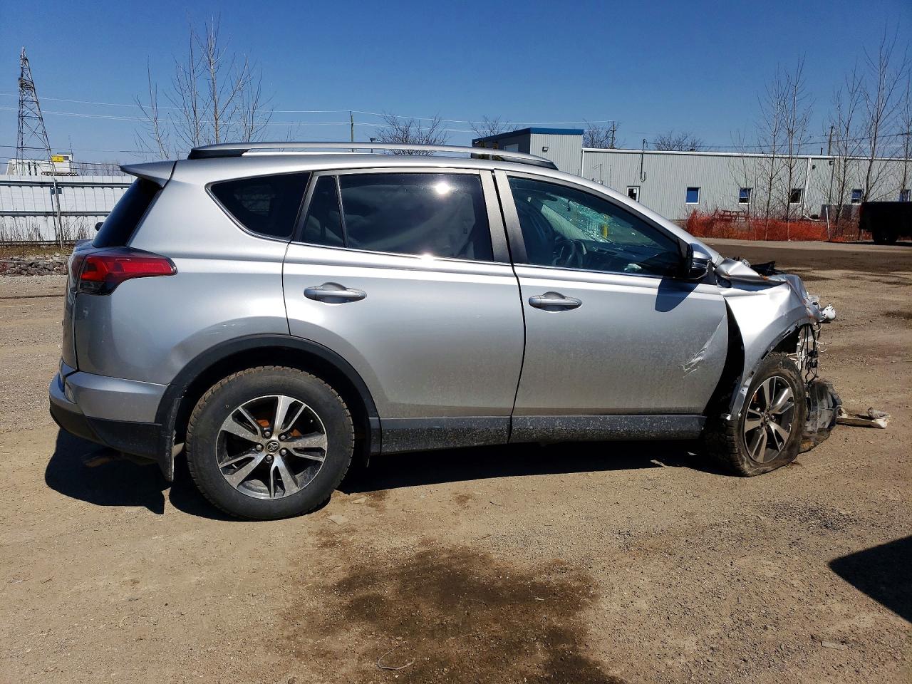 2018 Toyota Rav4 Le White vin: 2T3ZFREV5JW491385