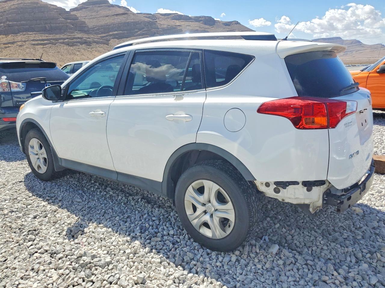 2013 Toyota Rav4 Le White vin: 2T3ZFREV6DW038607