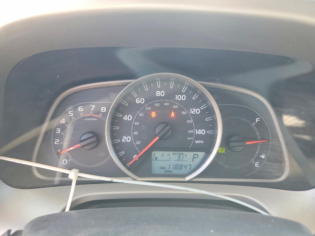 2013 Toyota Rav4 Le White vin: 2T3ZFREV6DW038607