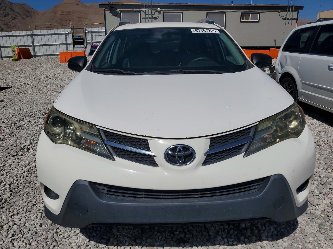 2013 Toyota Rav4 Le White vin: 2T3ZFREV6DW038607