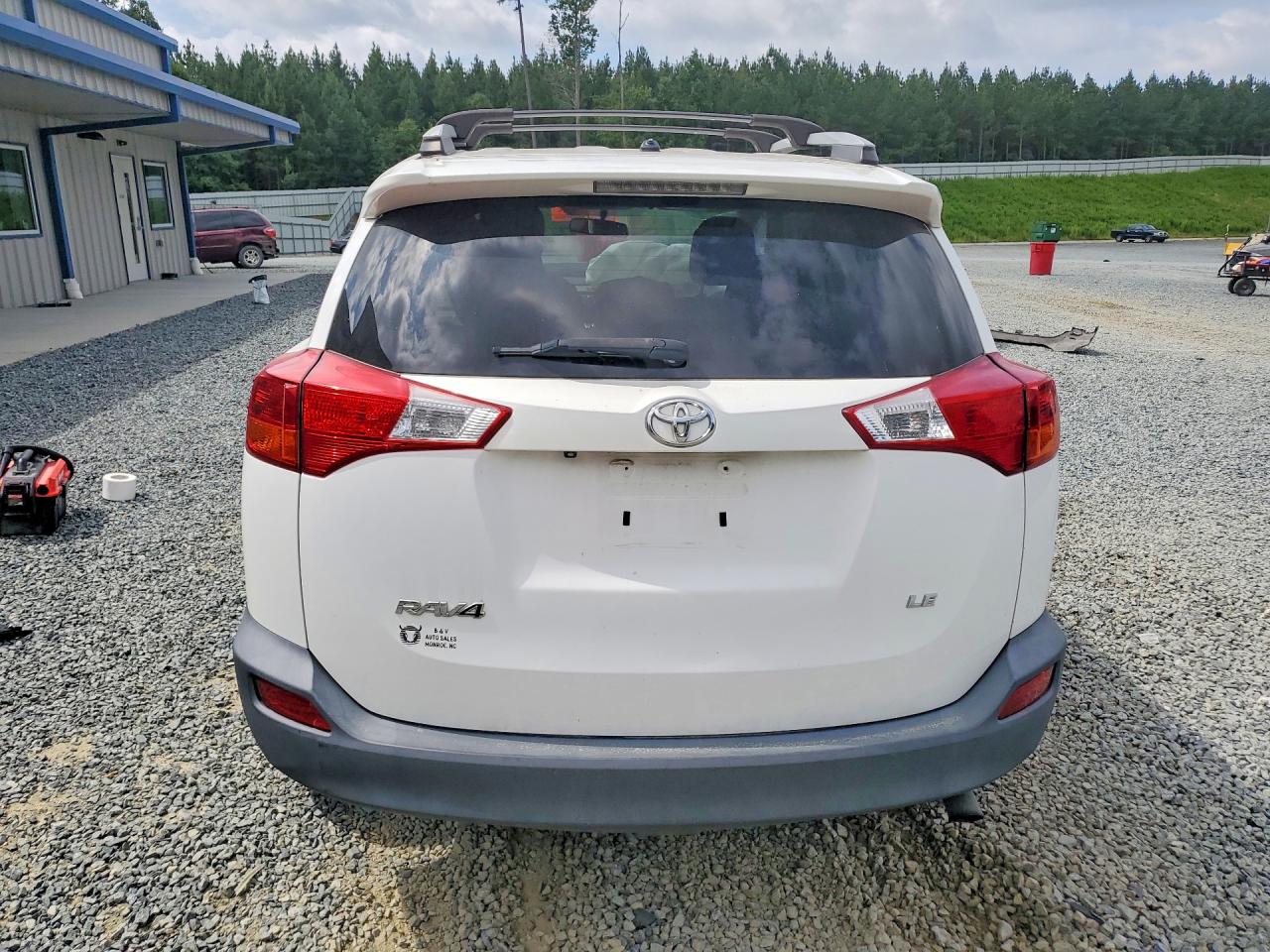 2014 Toyota Rav4 Le White vin: 2T3ZFREV6EW081586