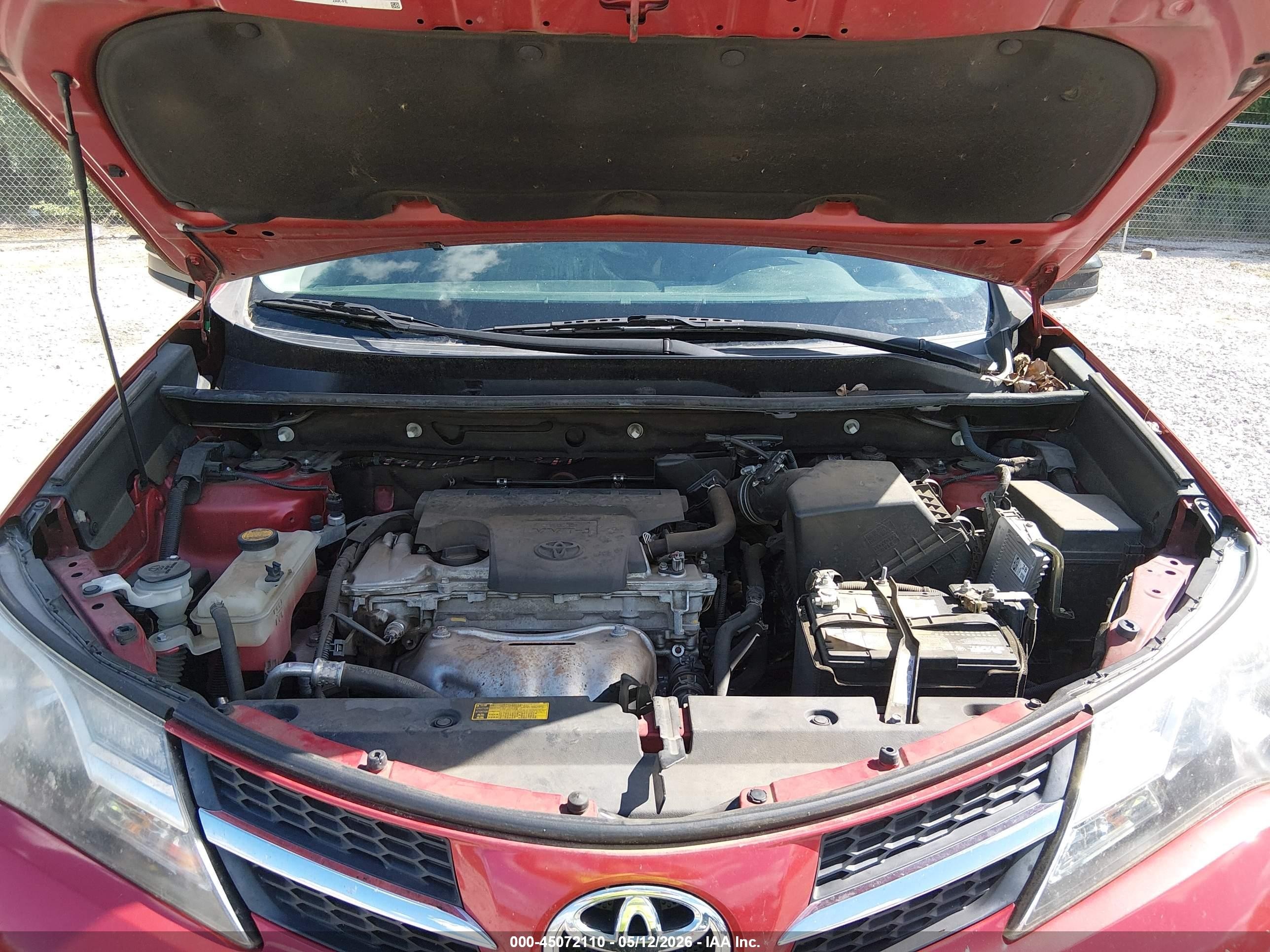 2014 Toyota Rav4 Le Red vin: 2T3ZFREV6EW110827