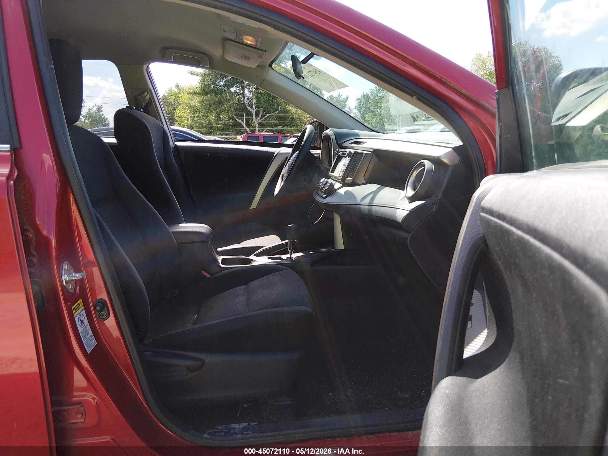 2014 Toyota Rav4 Le Red vin: 2T3ZFREV6EW110827