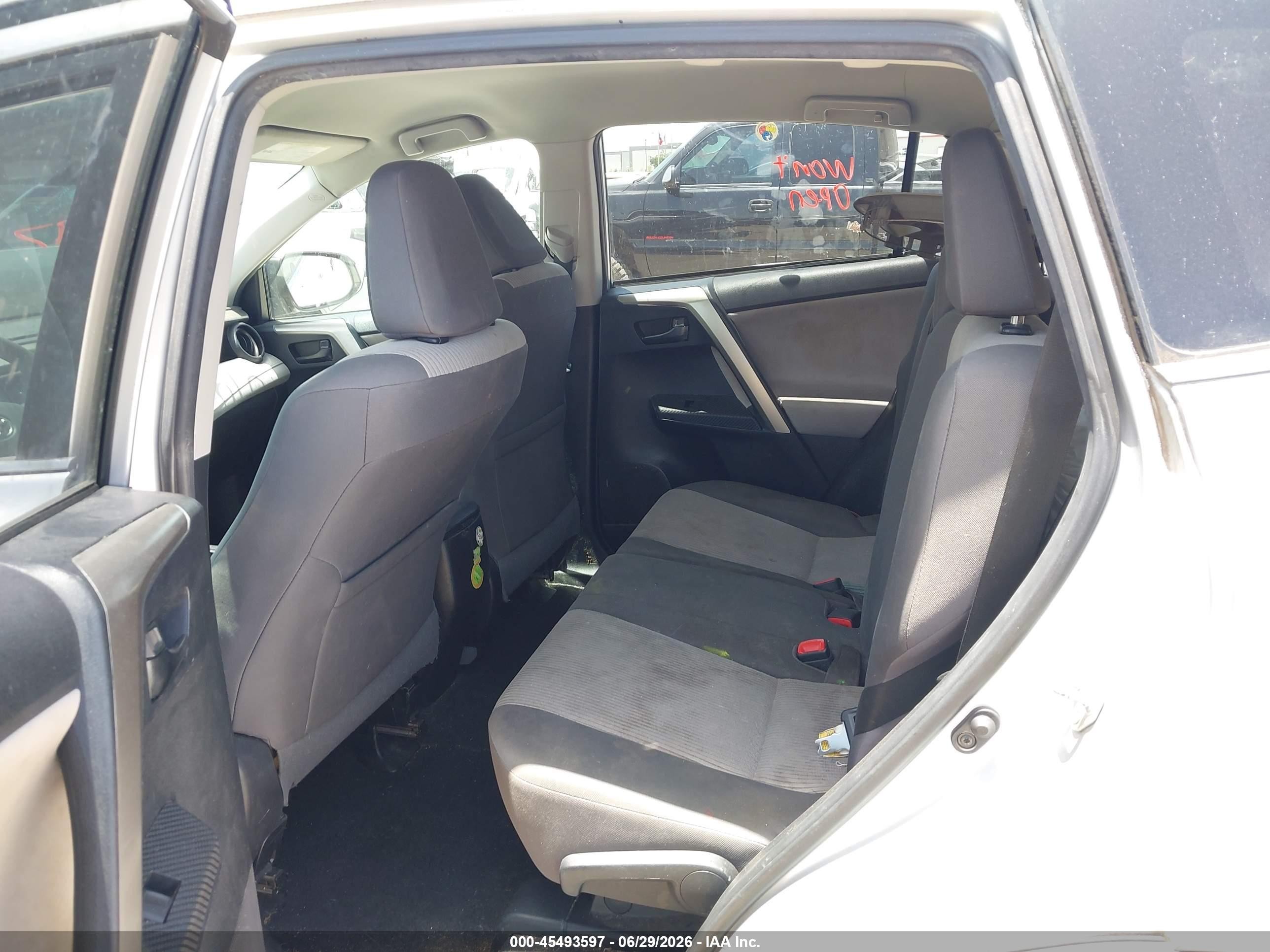 2014 Toyota Rav4 Le Silver vin: 2T3ZFREV6EW114165