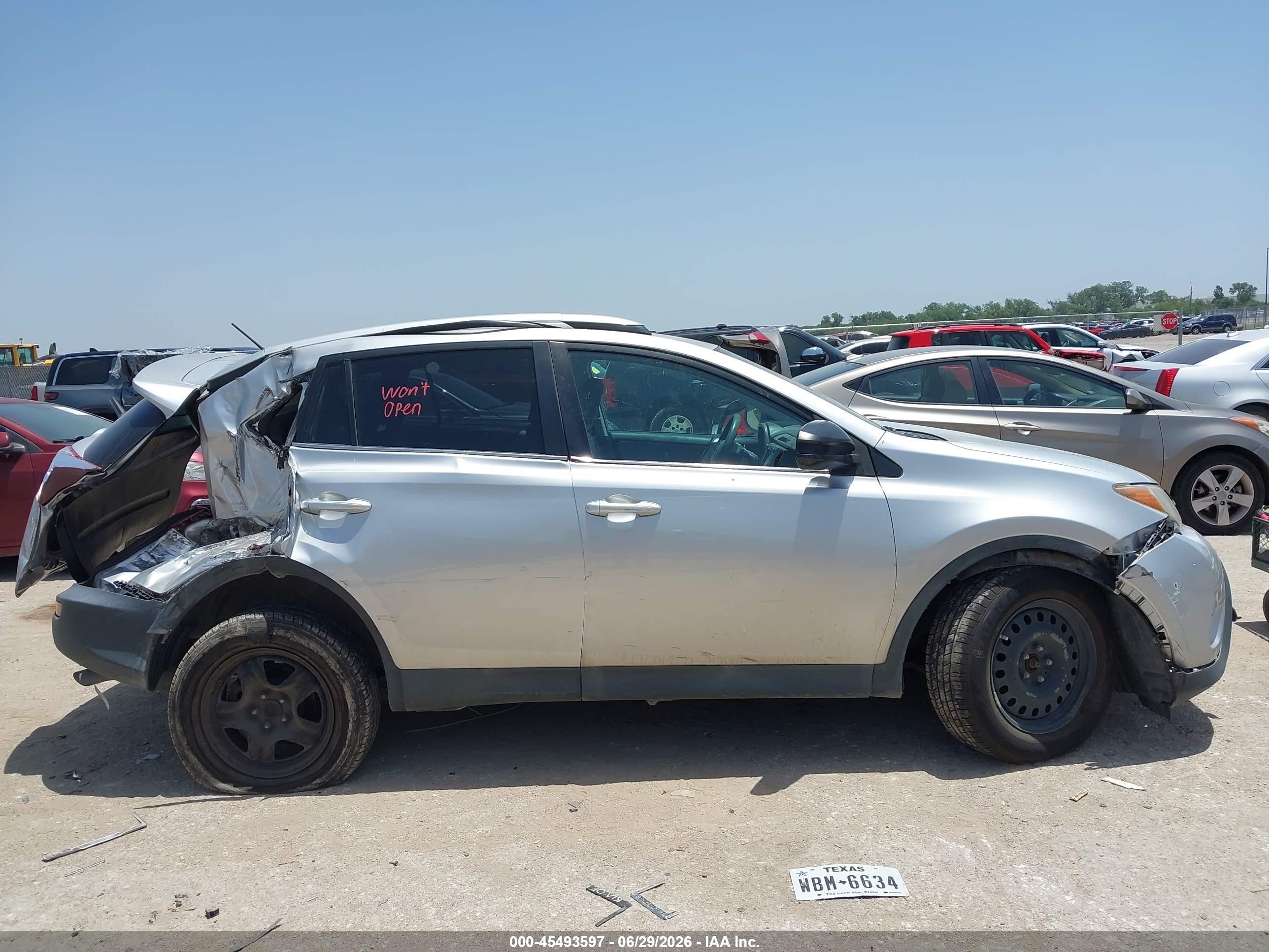 2014 Toyota Rav4 Le Silver vin: 2T3ZFREV6EW114165