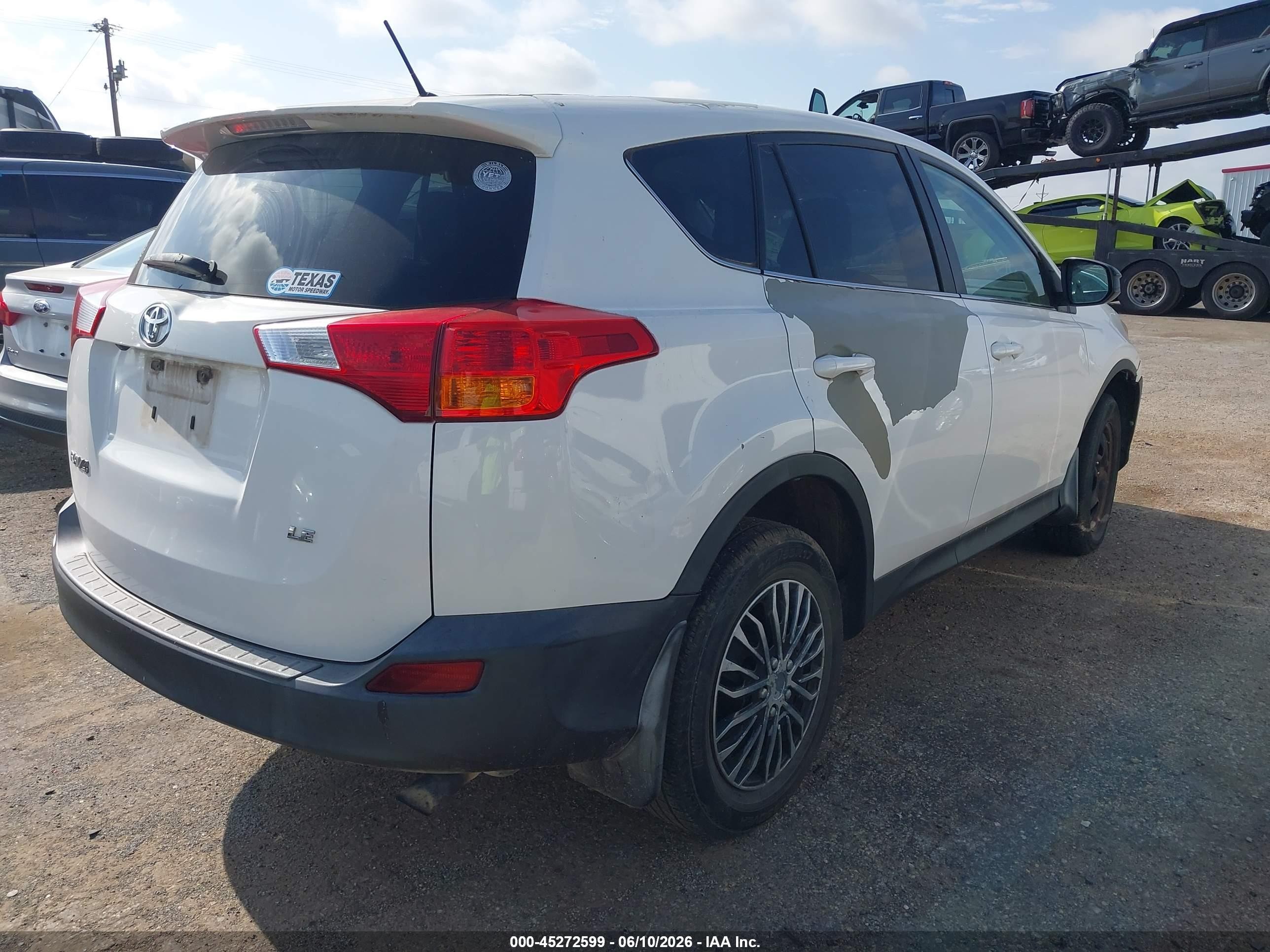 2015 Toyota Rav4 Le White vin: 2T3ZFREV6FW149807