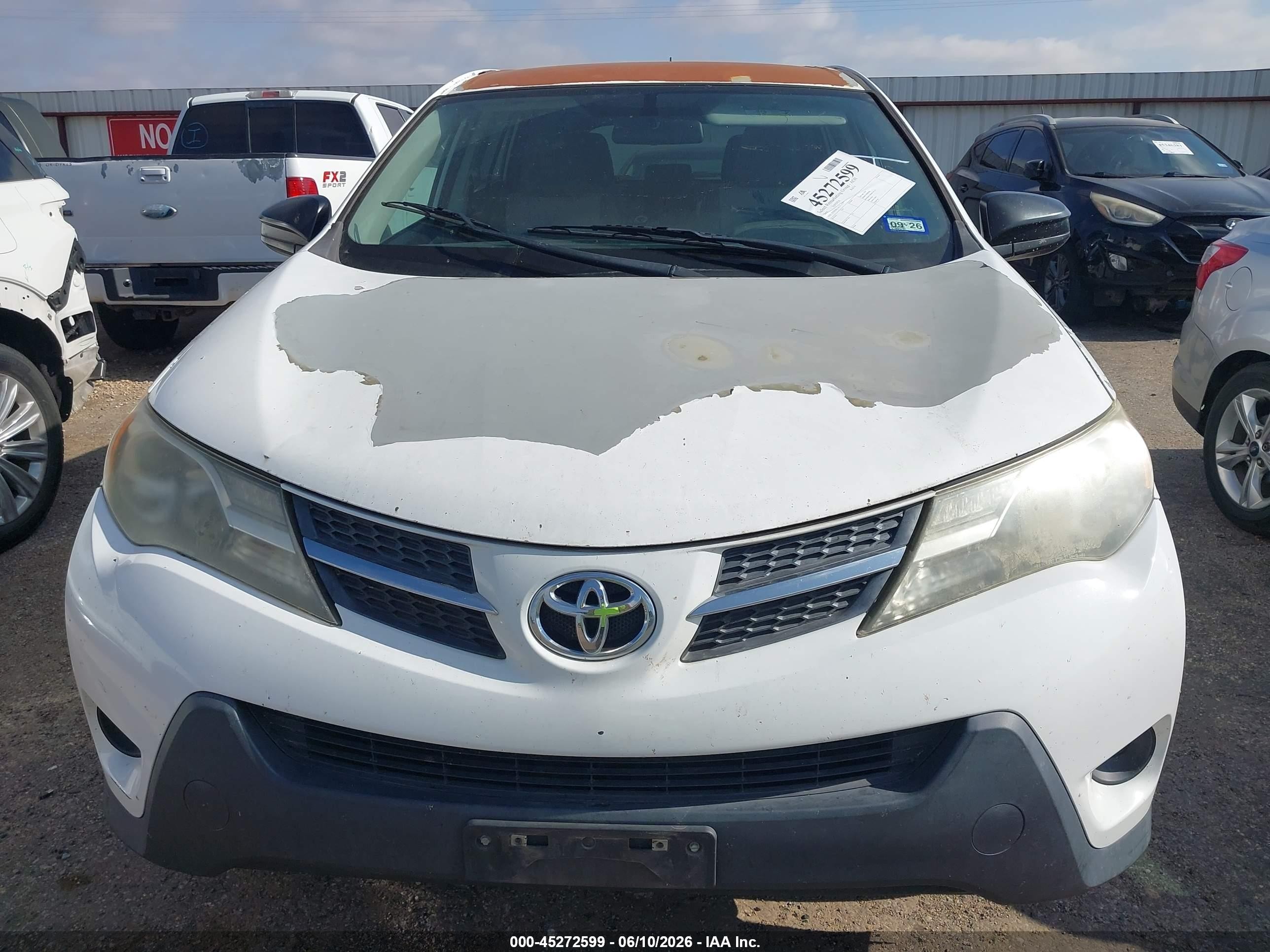 2015 Toyota Rav4 Le White vin: 2T3ZFREV6FW149807