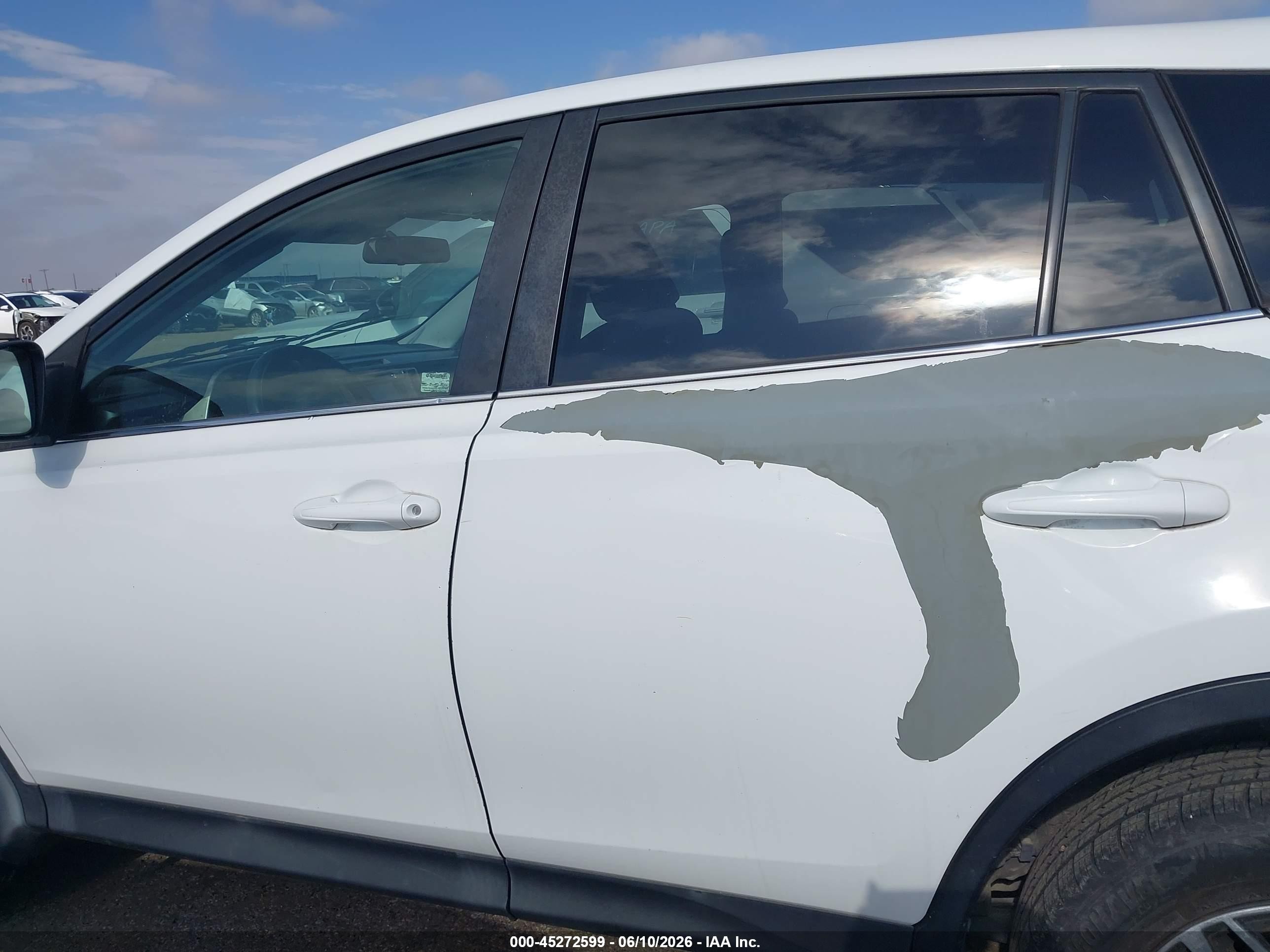 2015 Toyota Rav4 Le White vin: 2T3ZFREV6FW149807