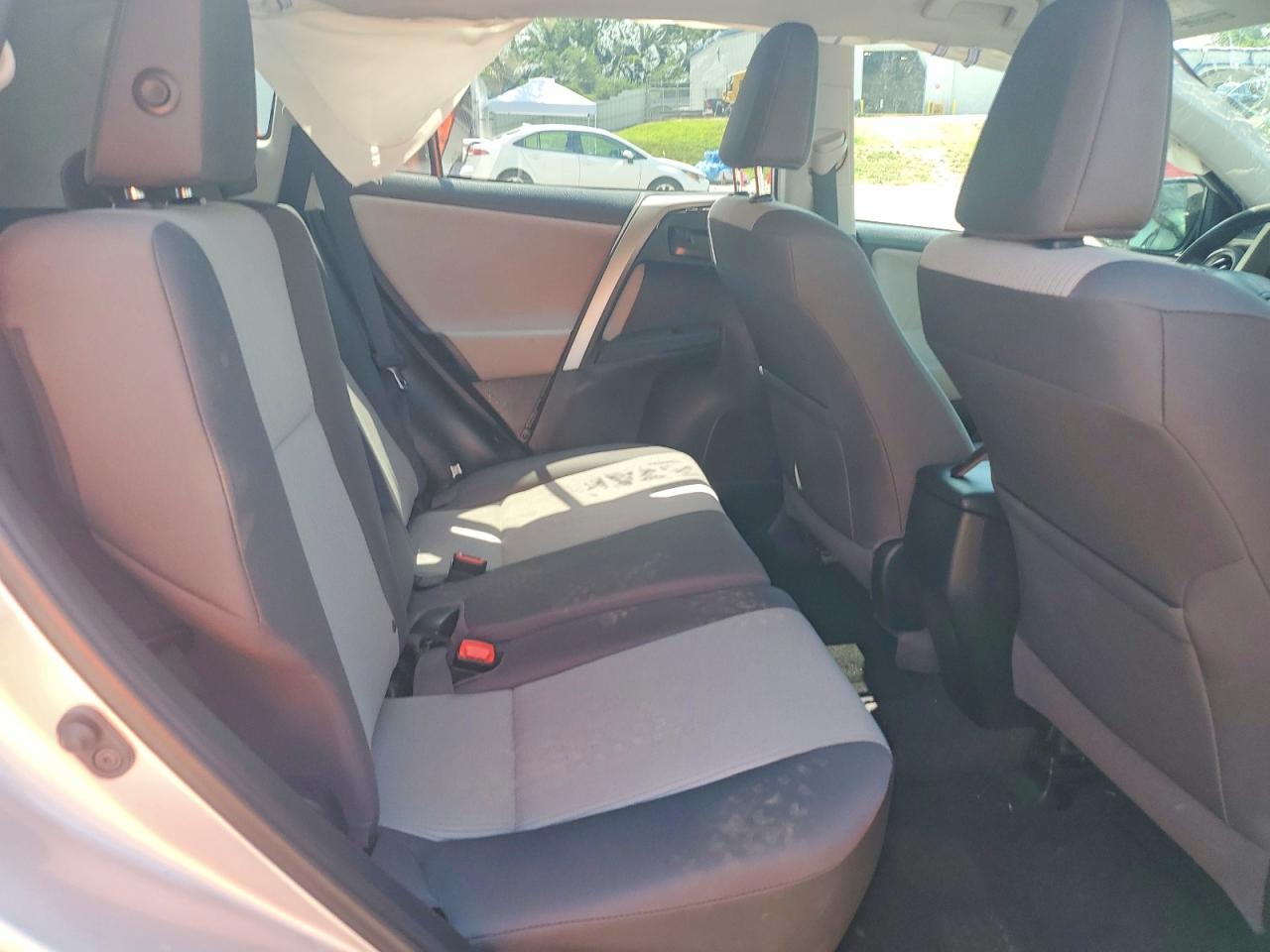 2015 Toyota Rav4 Le Серый vin: 2T3ZFREV6FW151394