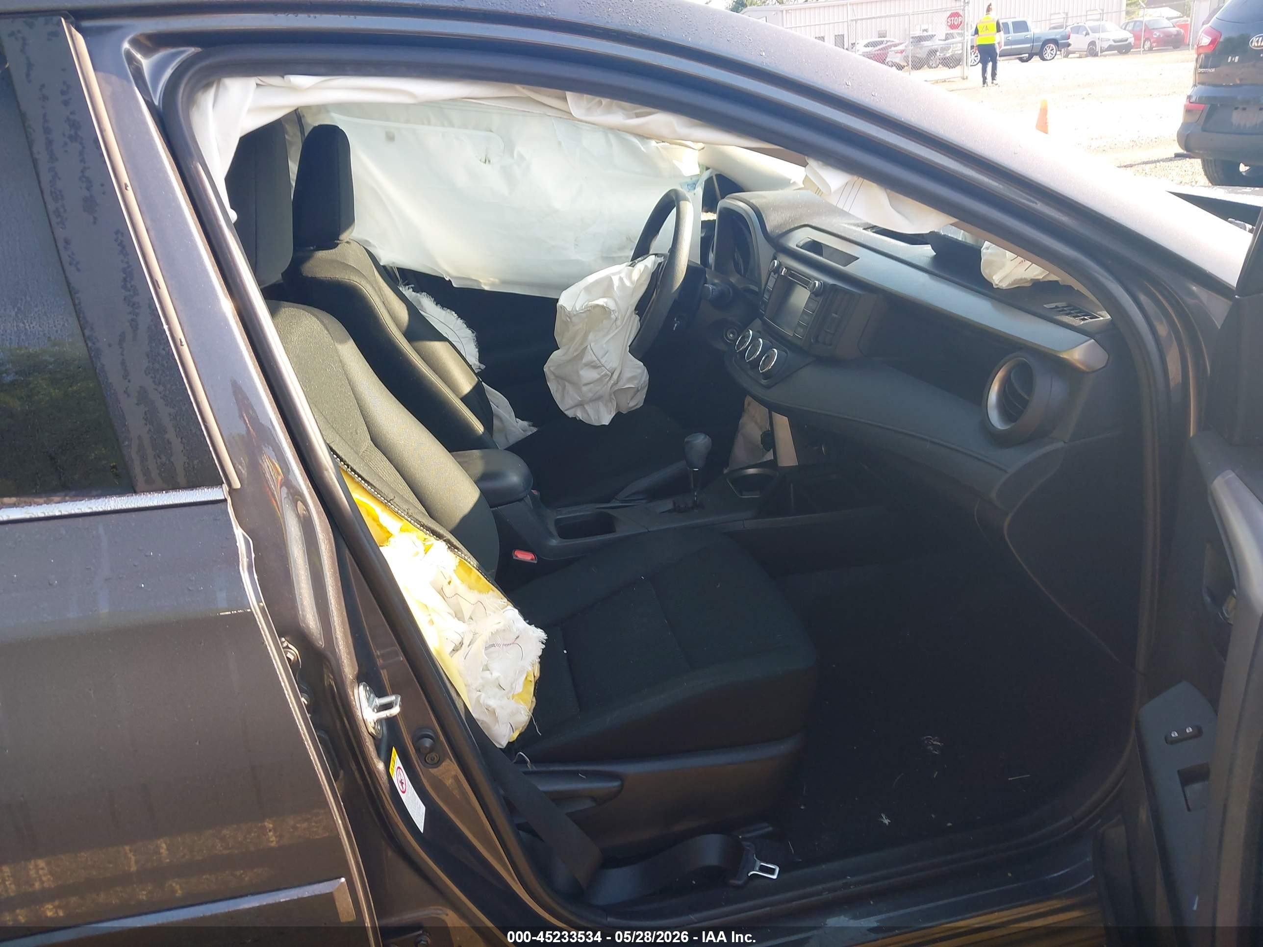2018 Toyota Rav4 Le Gray vin: 2T3ZFREV6JW511370