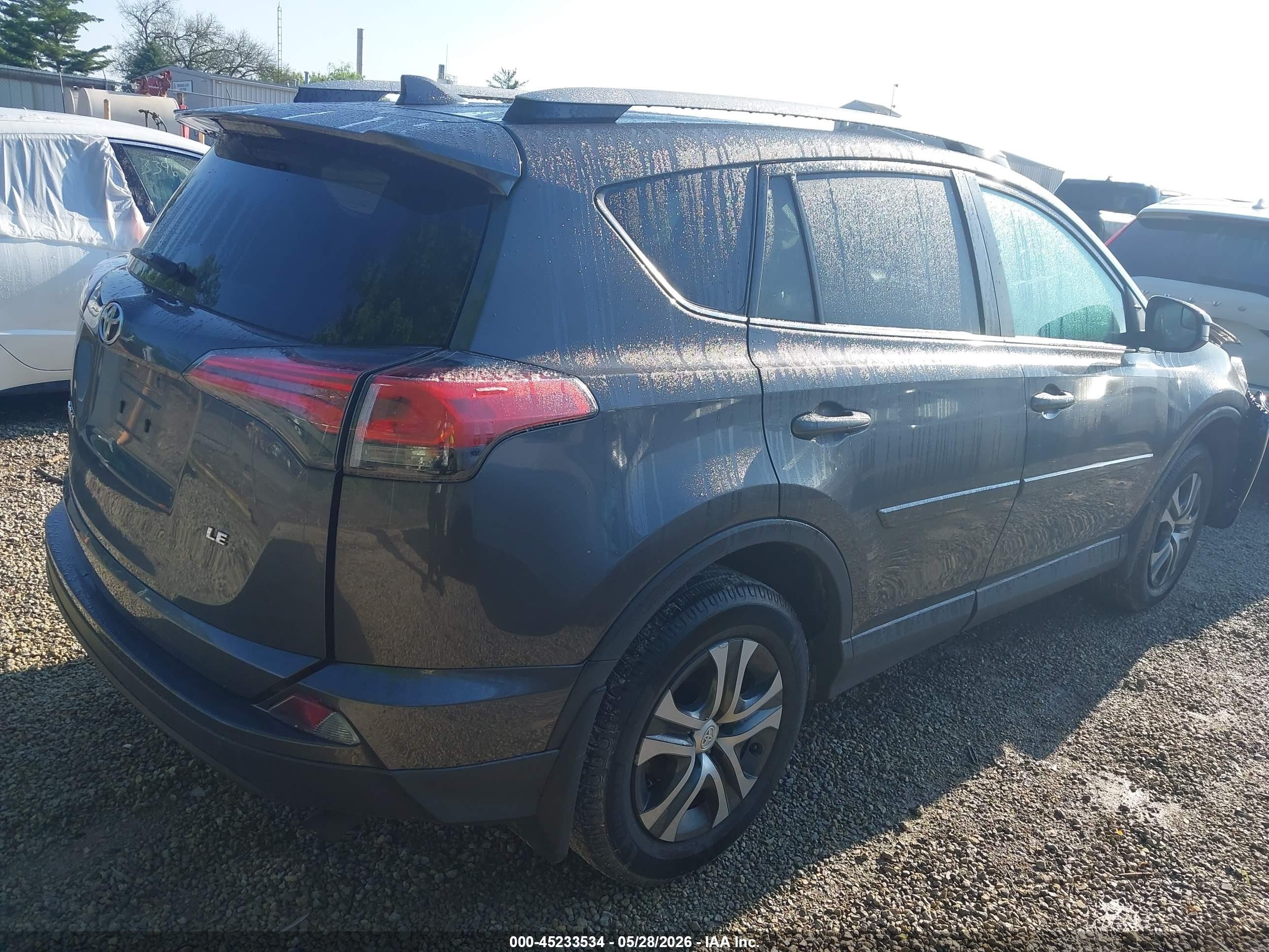 2018 Toyota Rav4 Le Gray vin: 2T3ZFREV6JW511370