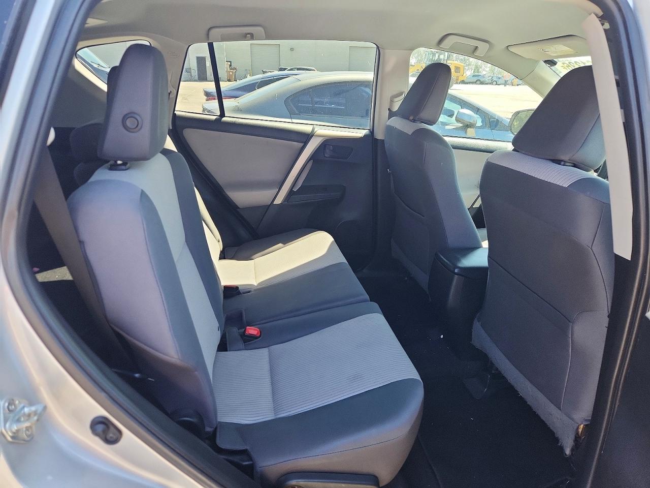 2014 Toyota Rav4 Le Серебряный vin: 2T3ZFREV7EW084626